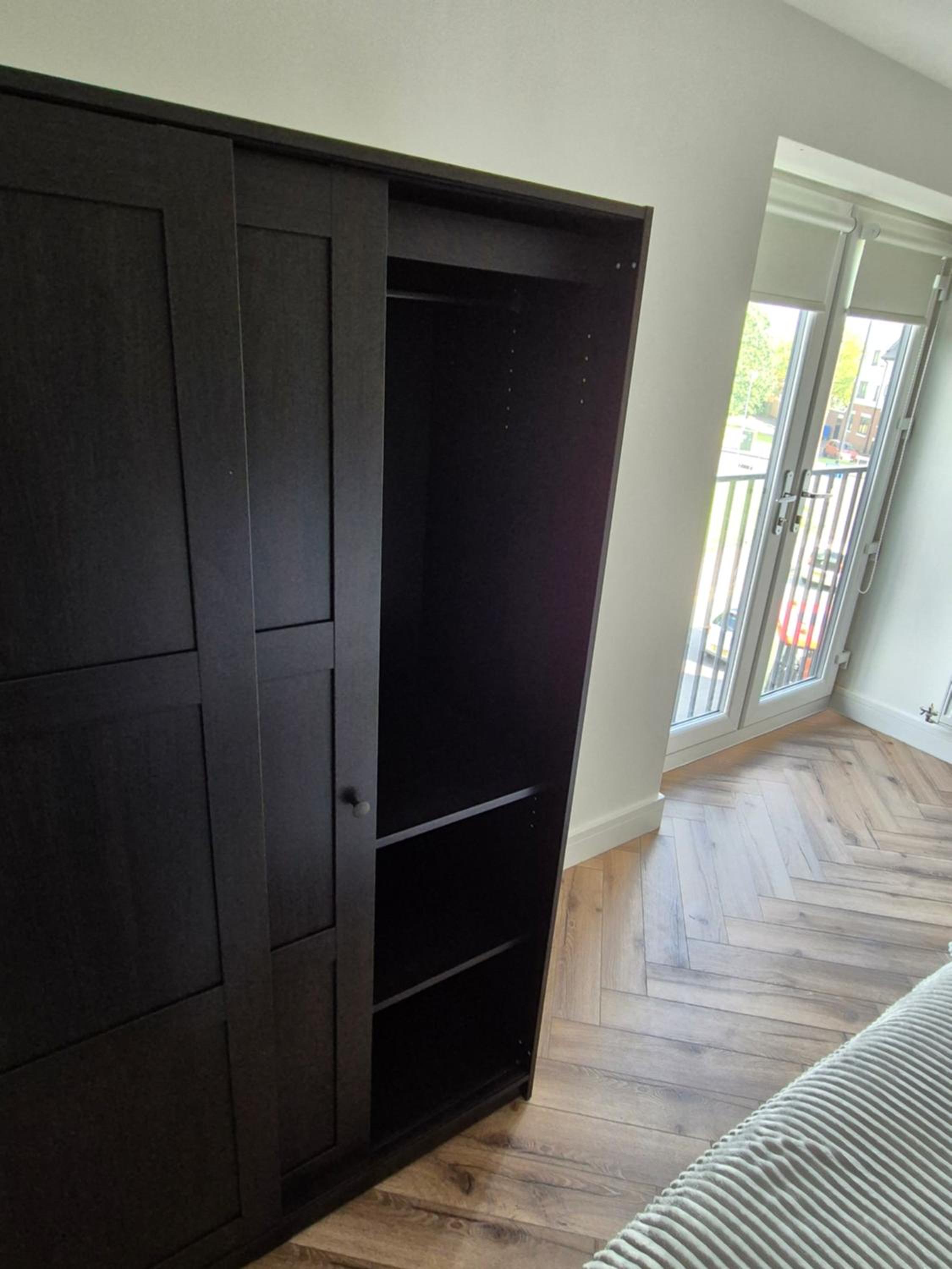Spacious City Apartment & Free Parking view 4