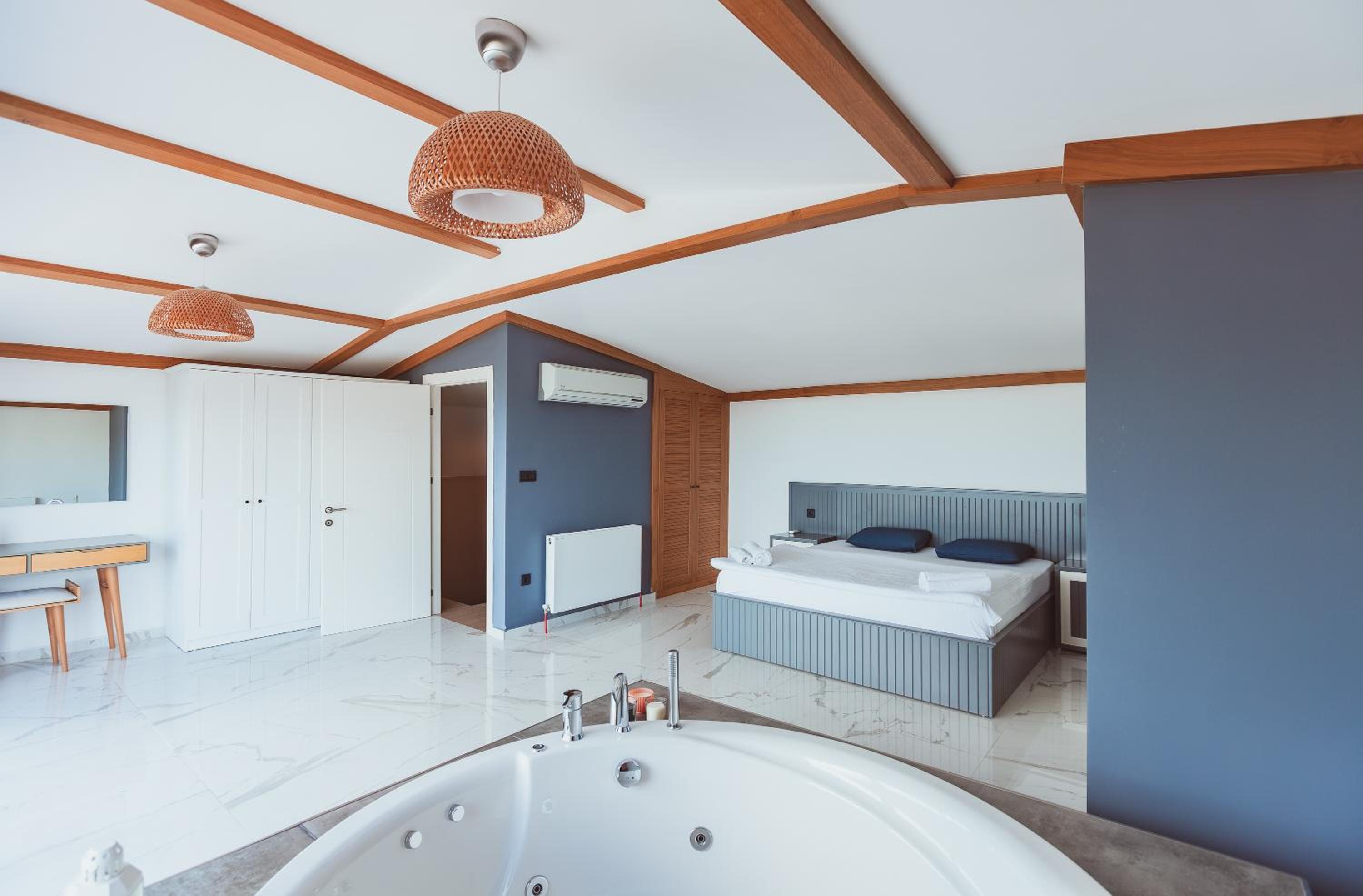 Royal Blue Istanbul - Luxury Villas