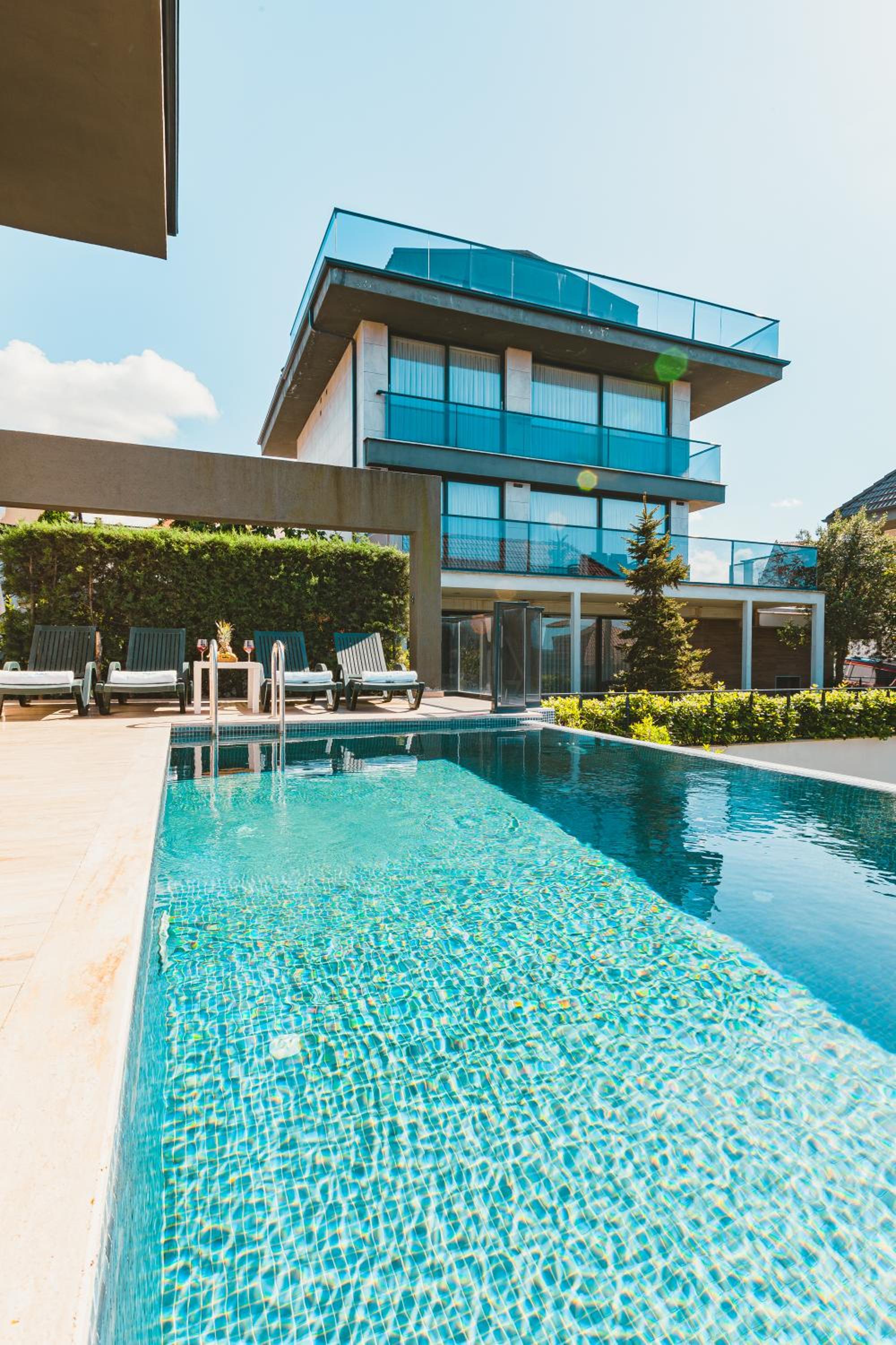 Royal Blue Istanbul - Luxury Villas