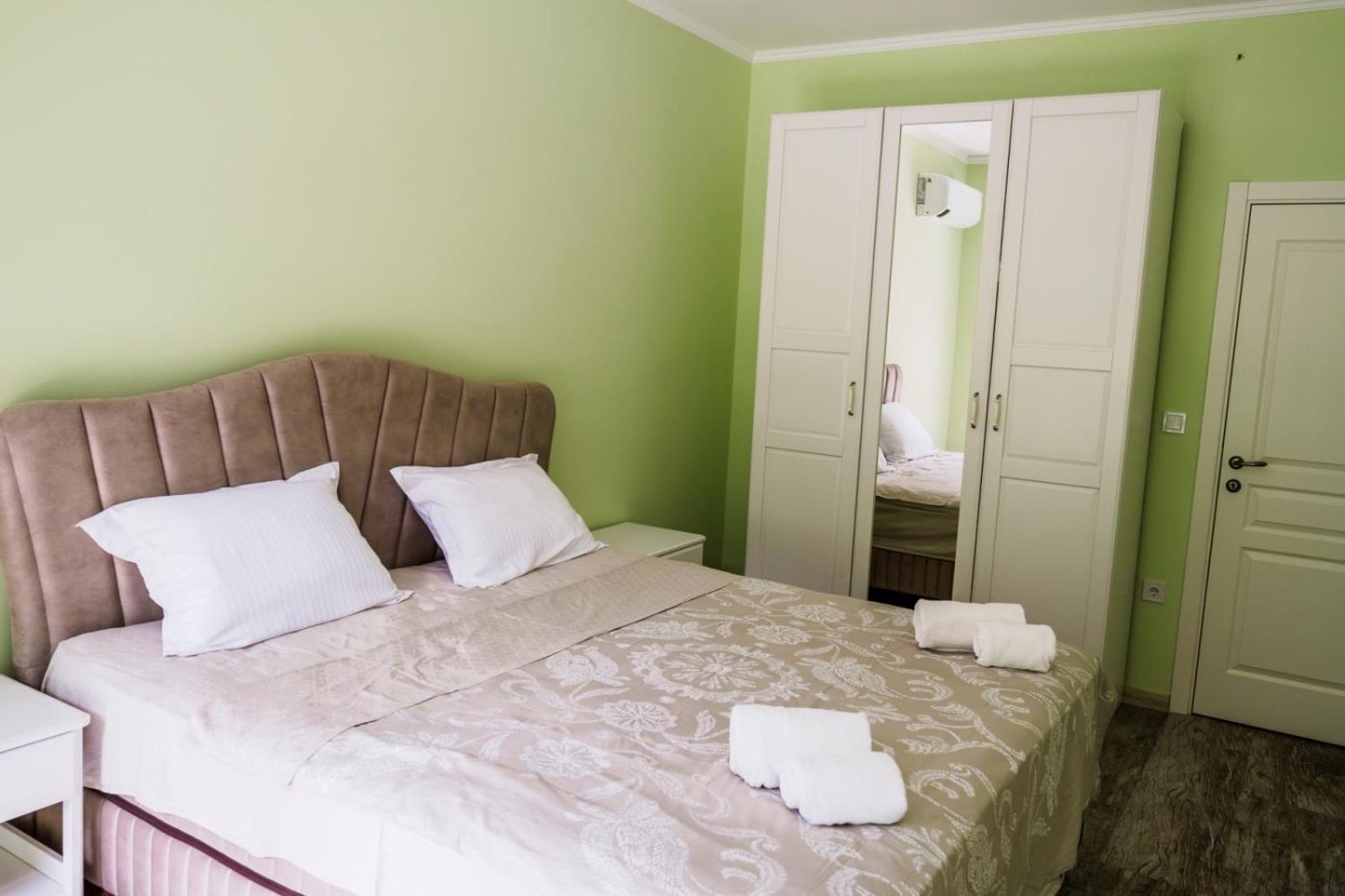 Garden Apartment Fichoza 1 - 80 m from the see