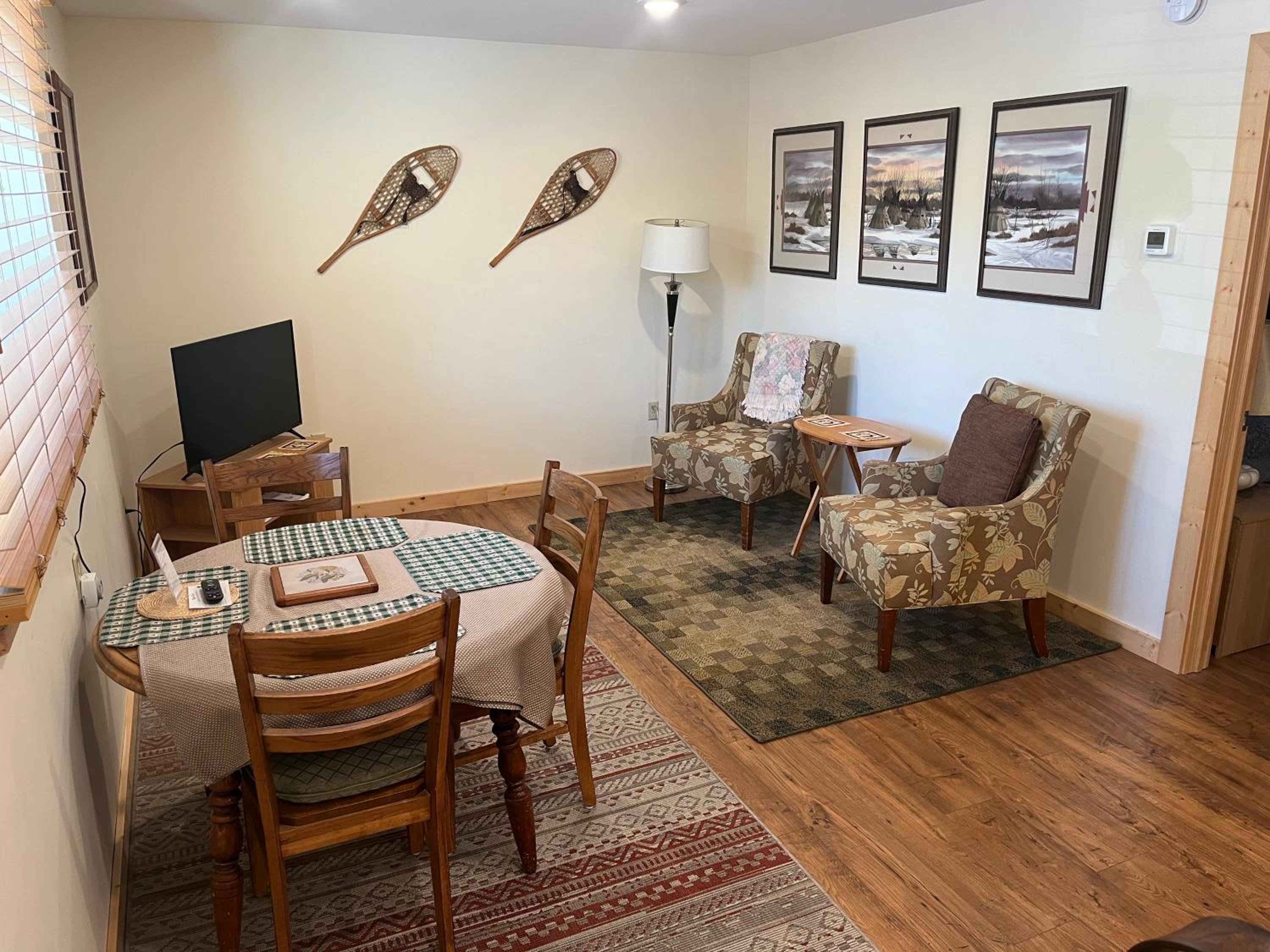 Creekside Downtown Vacation Suites, Only Adults 25 or older view 2