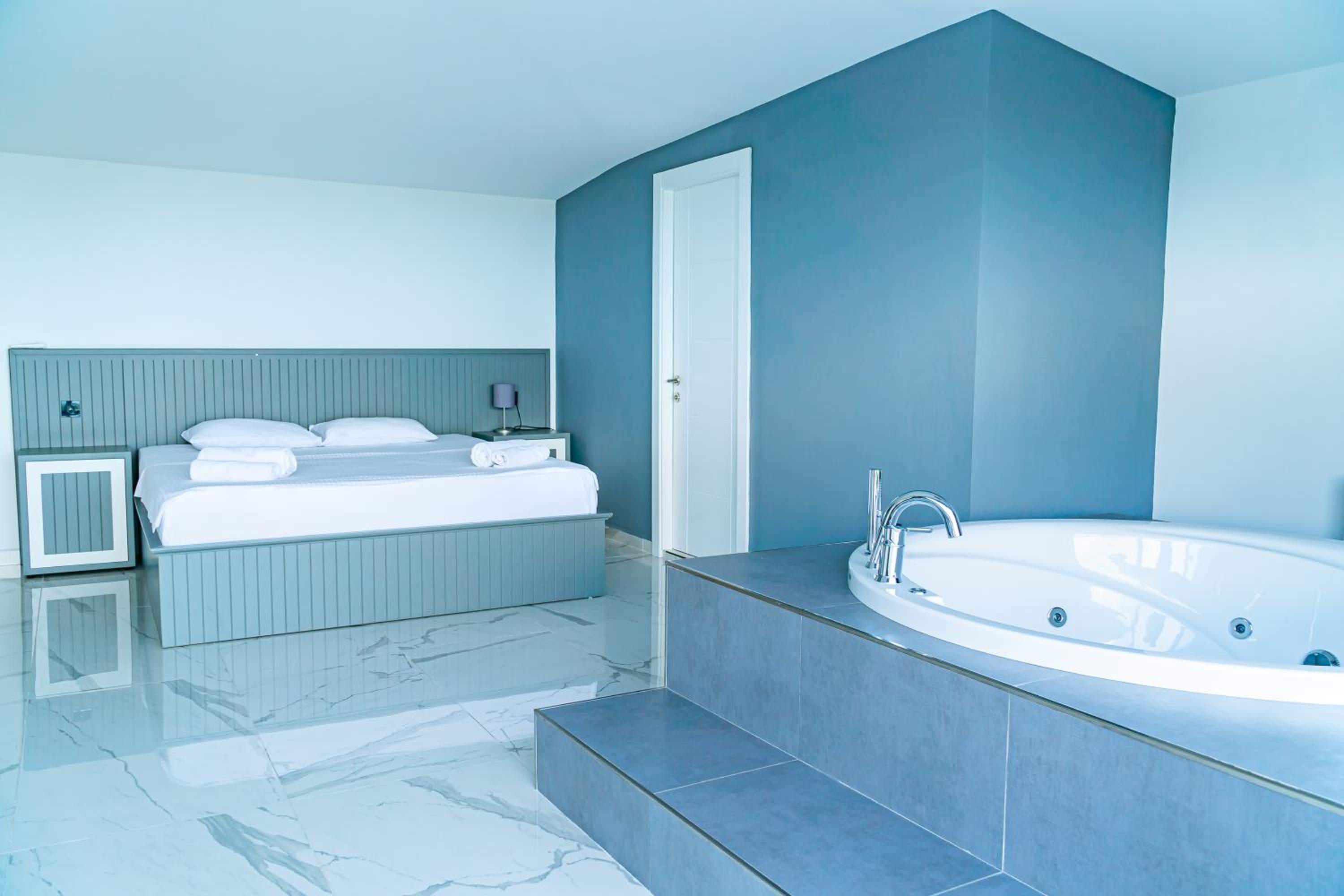 Royal Blue Istanbul - Luxury Villas