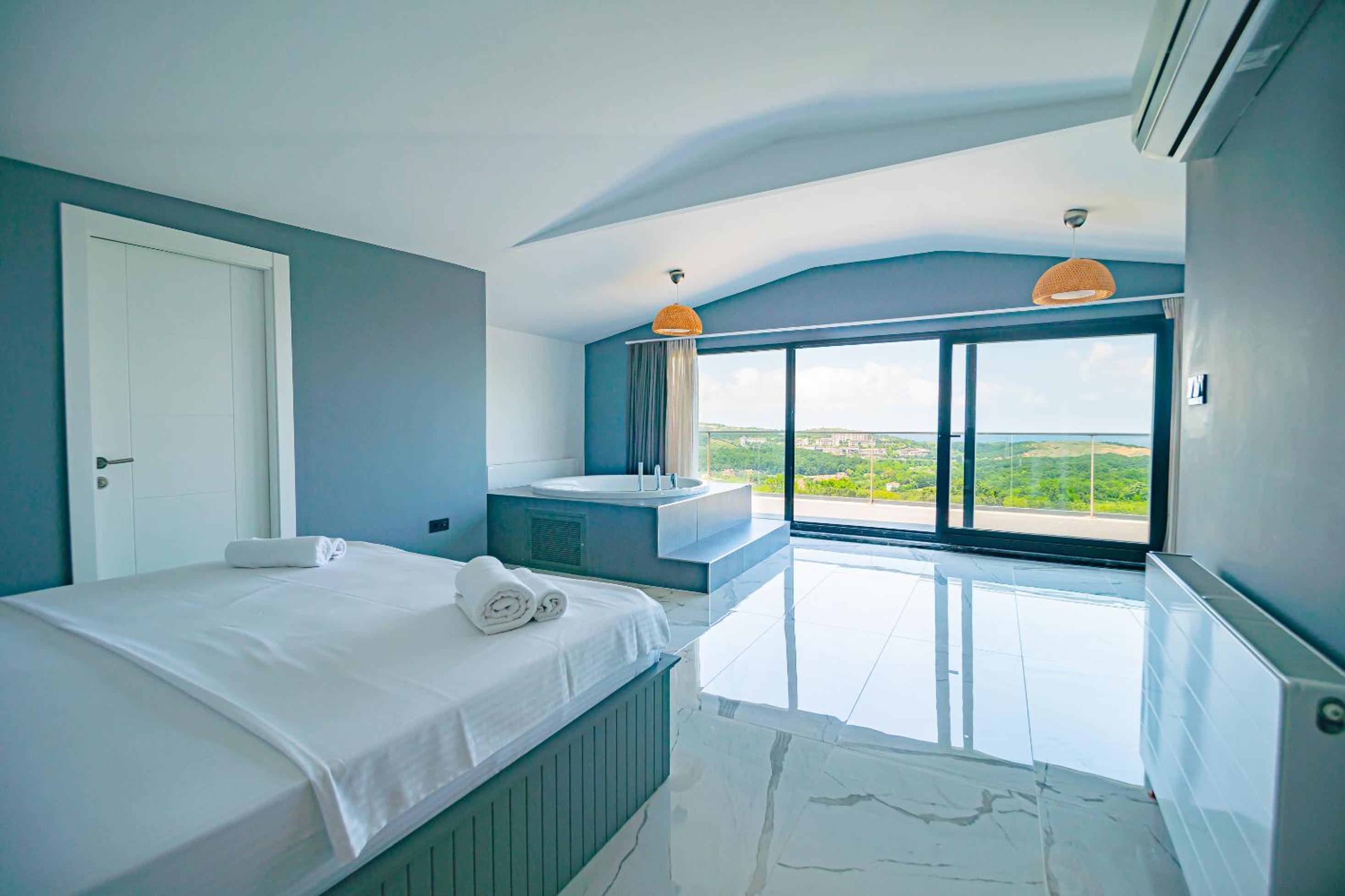 Royal Blue Istanbul - Luxury Villas