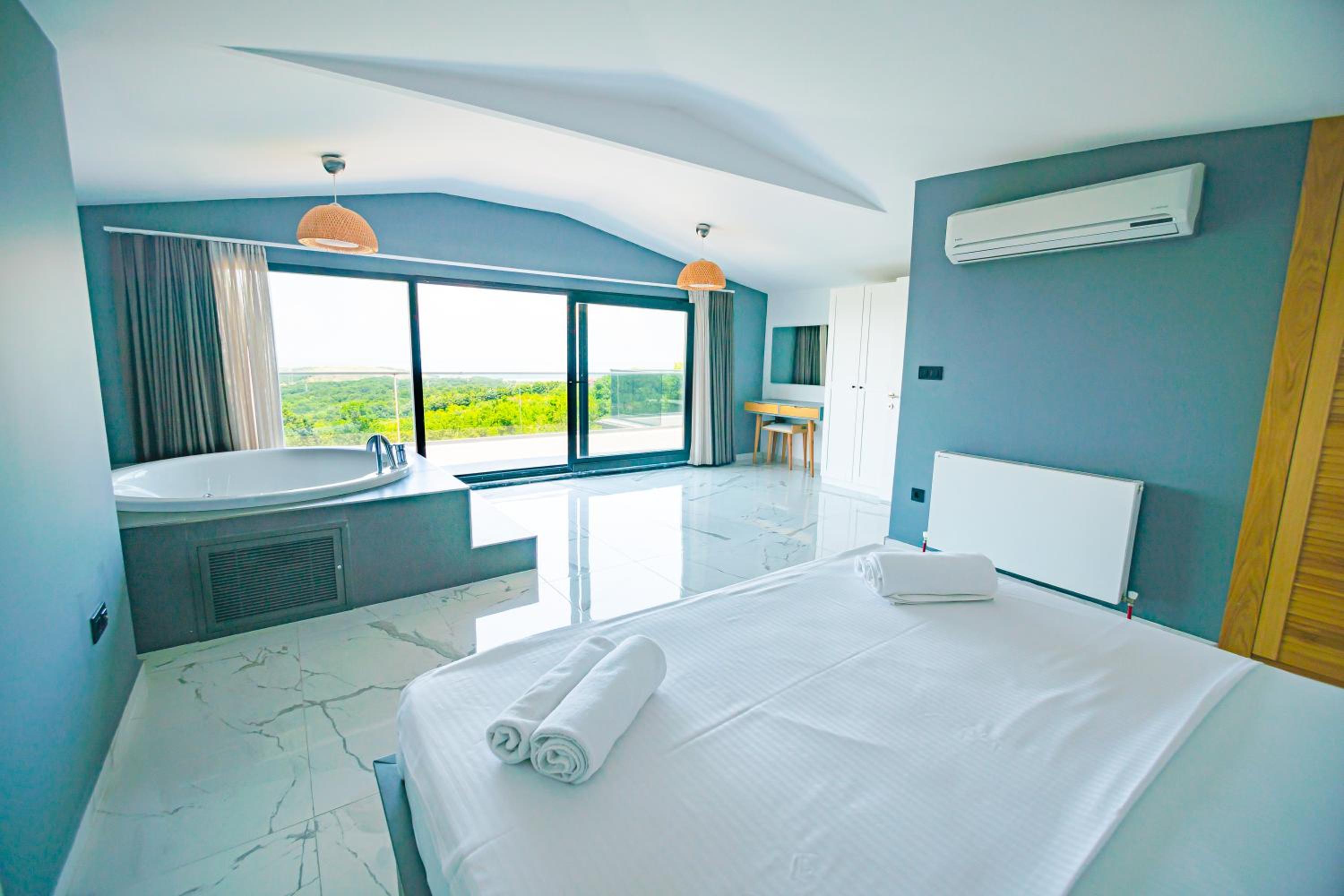 Royal Blue Istanbul - Luxury Villas