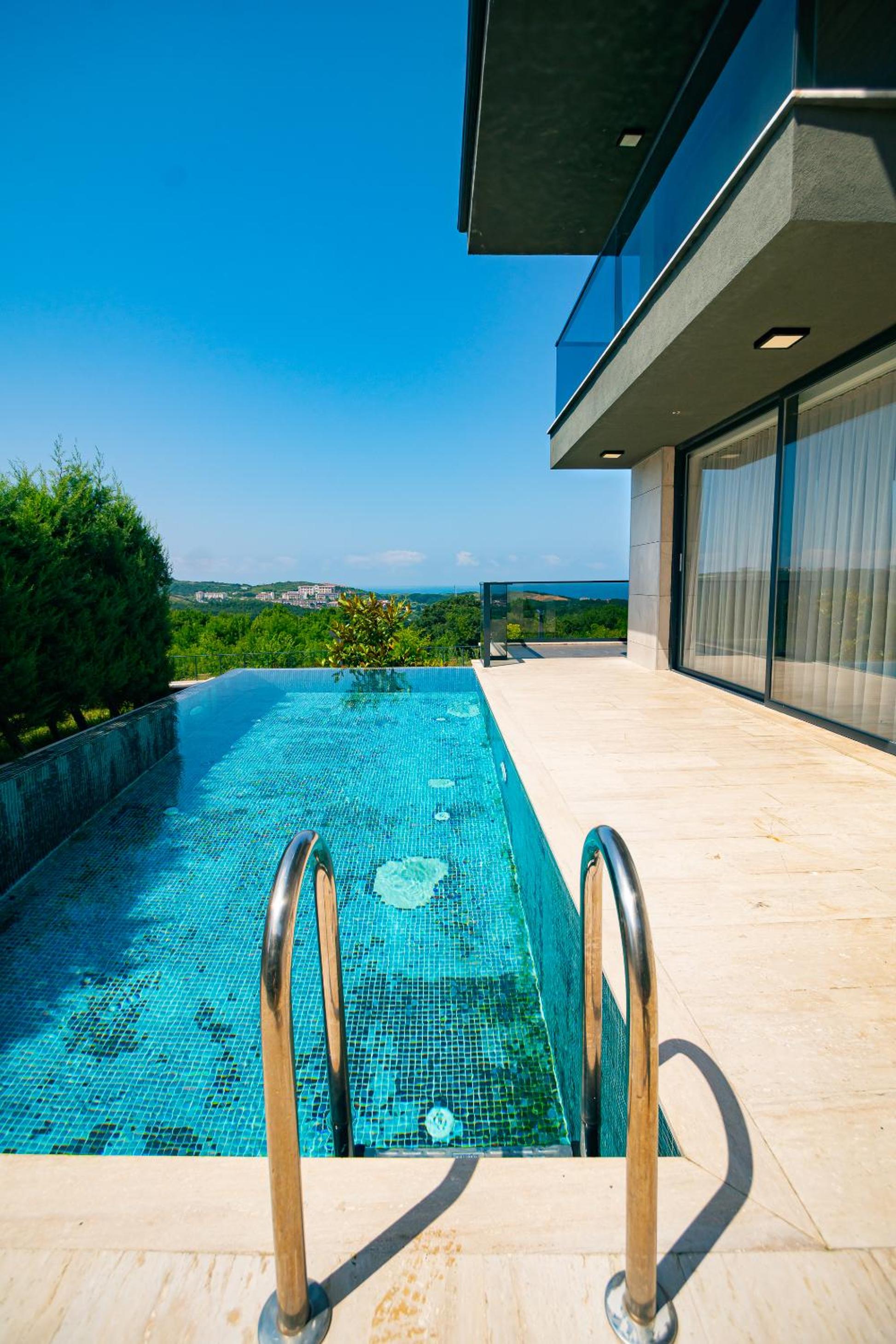 Royal Blue Istanbul - Luxury Villas