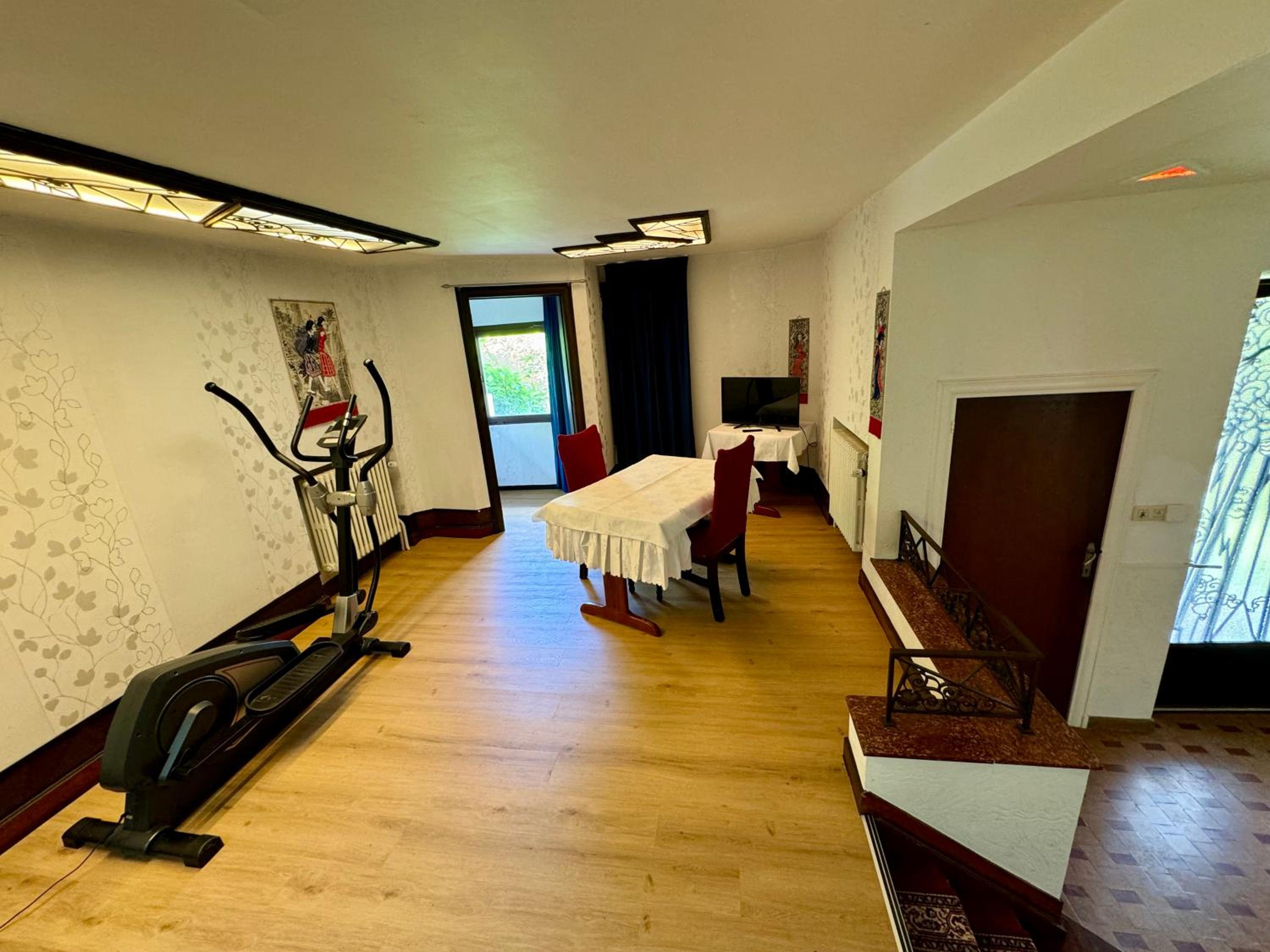 la villa dewez a loverval