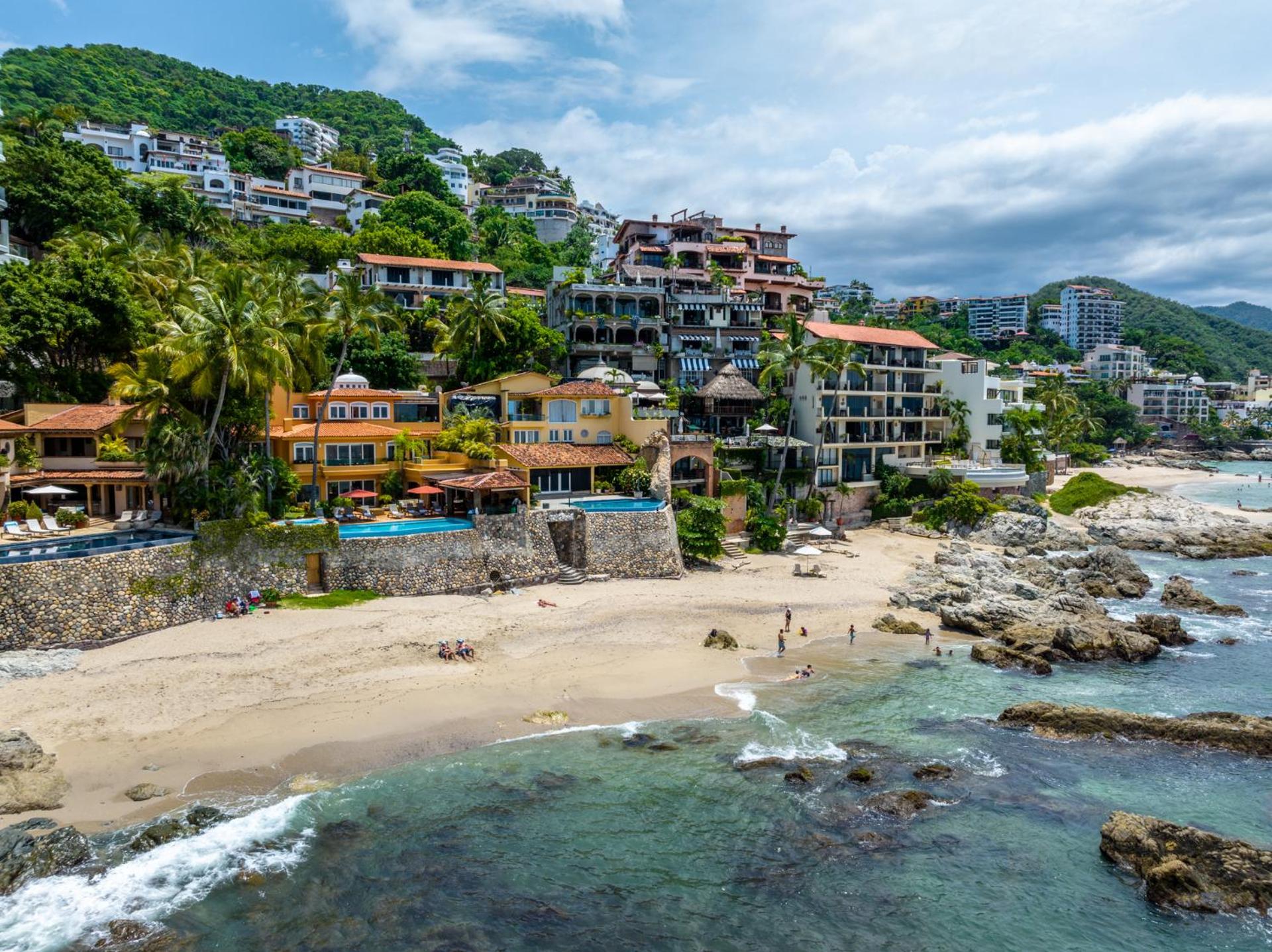 Beachfront Sagitario Villa in Puerto Vallarta! view 4