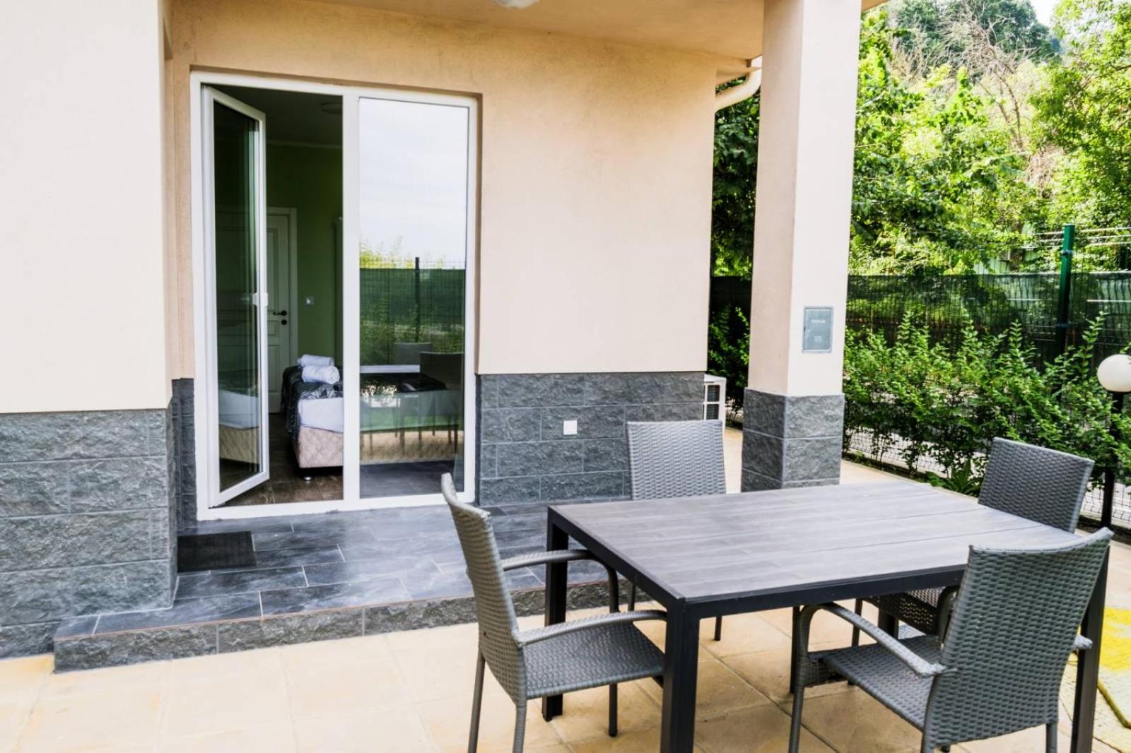 Garden Appartment Fichoza 3 - 80m from the sea