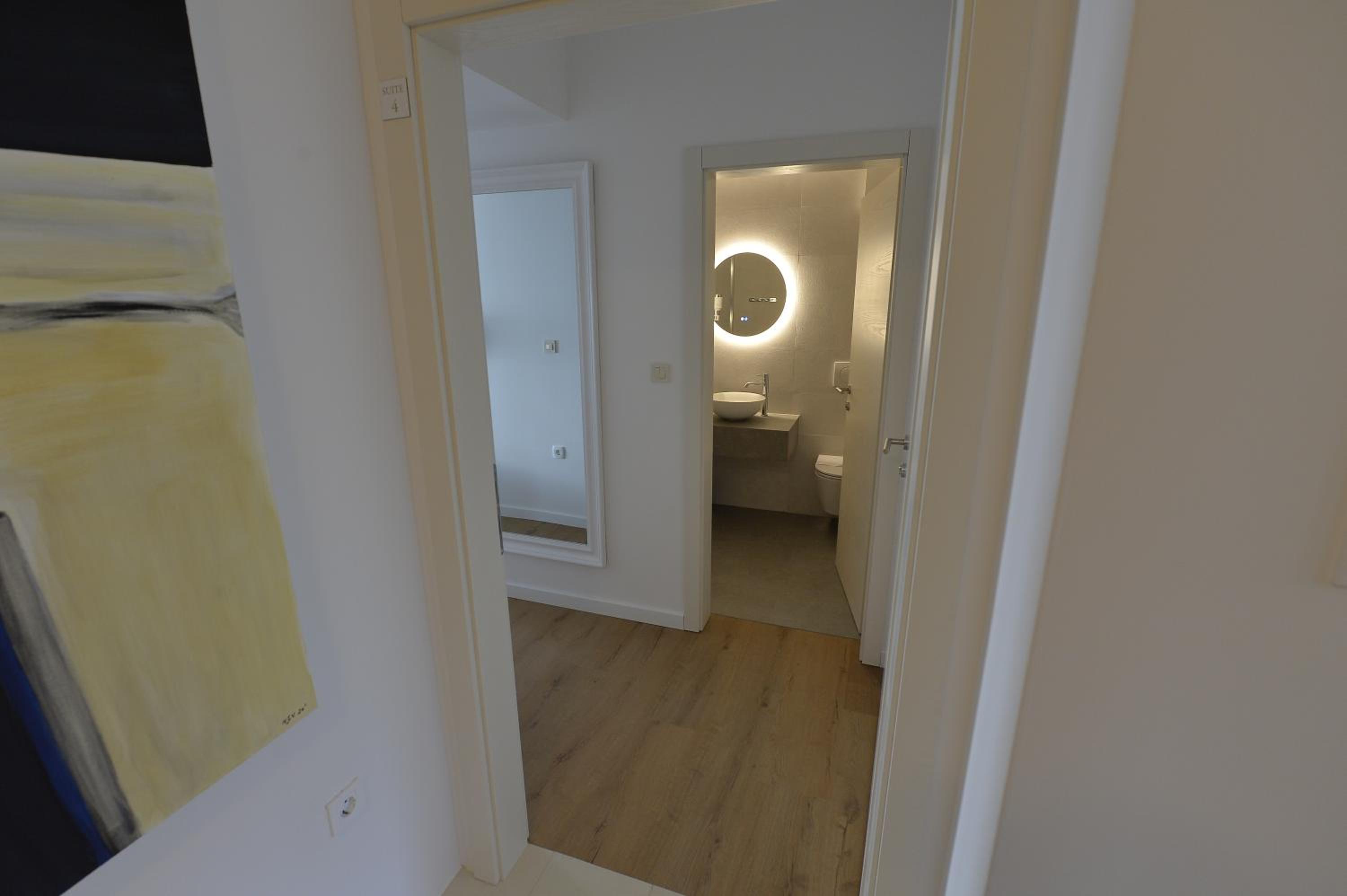 Photo 31