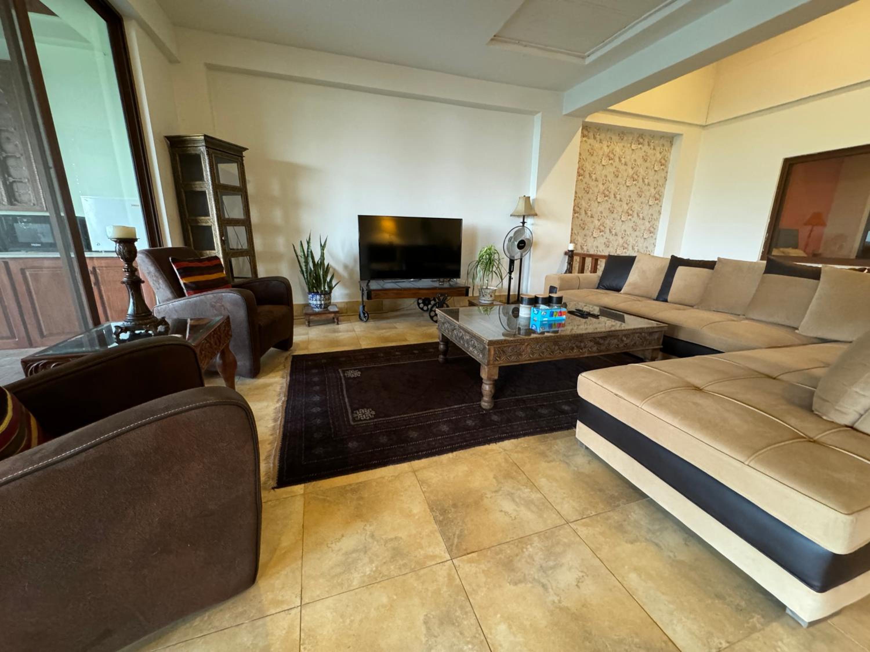 3-BR Murree Hills Hideaway with Scenic View view 2