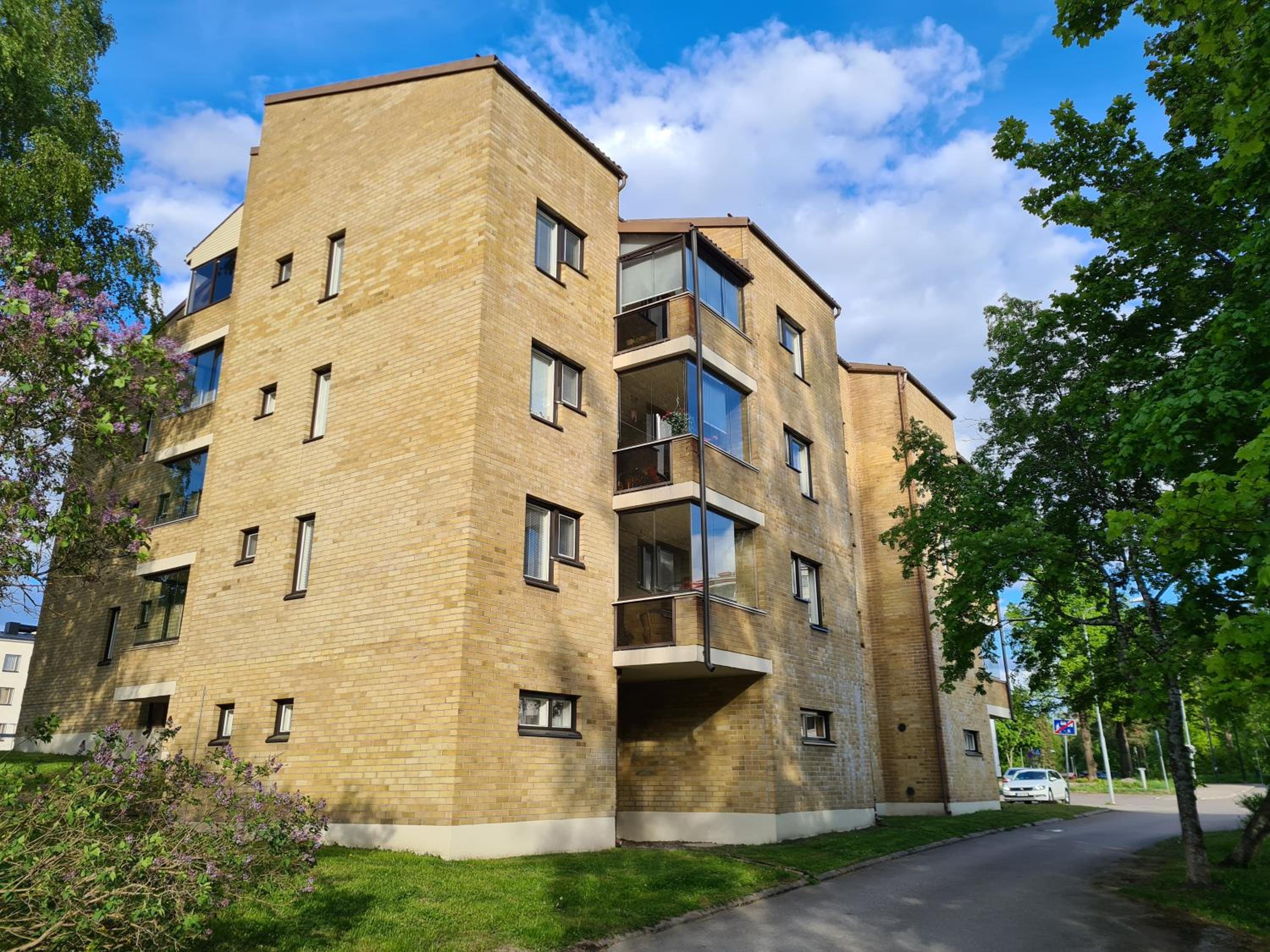 Rauhallinen huoneisto huippusijainnilla