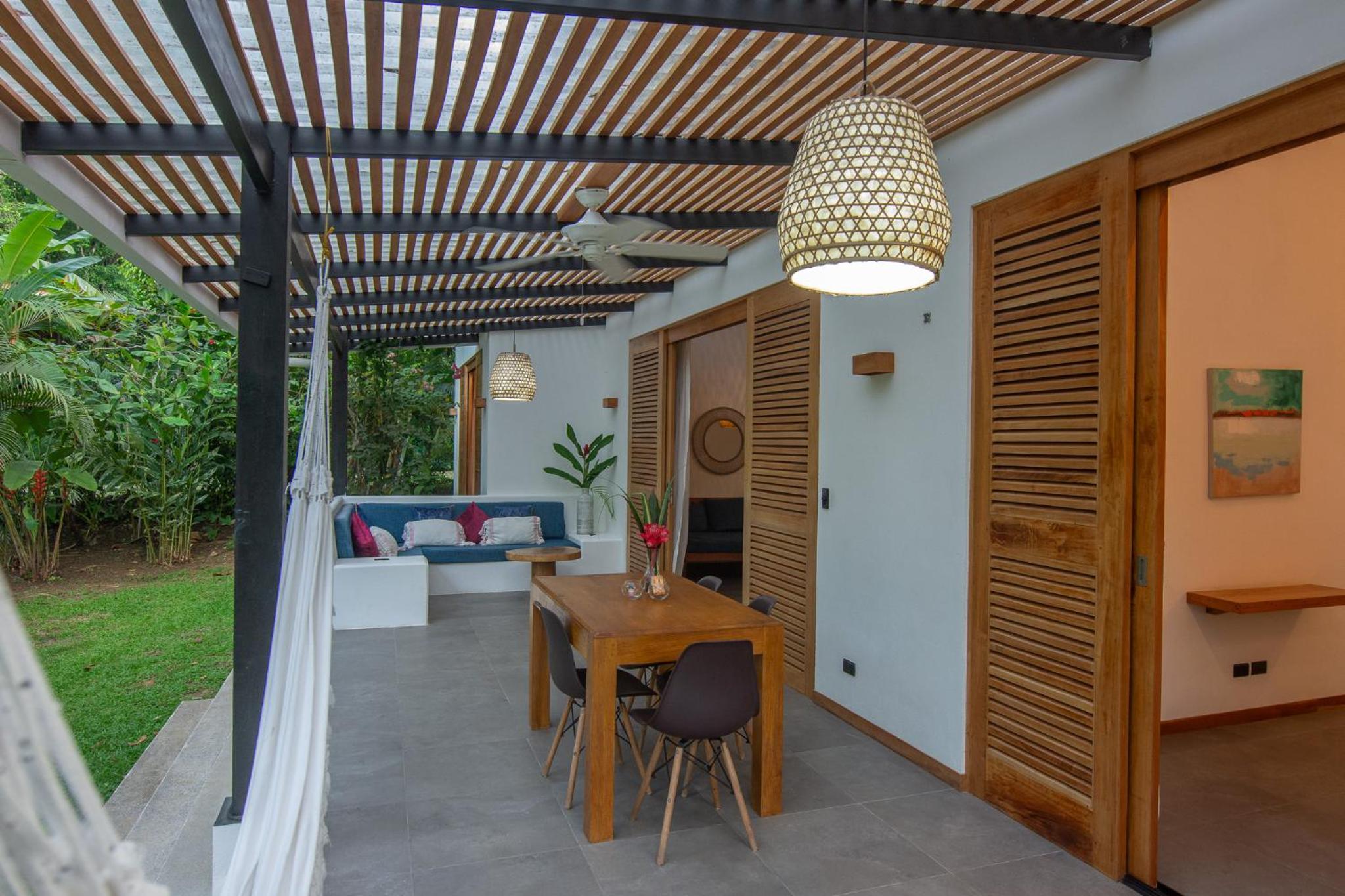 Tres Lodge Villa - Shared Pool - Natural Setting