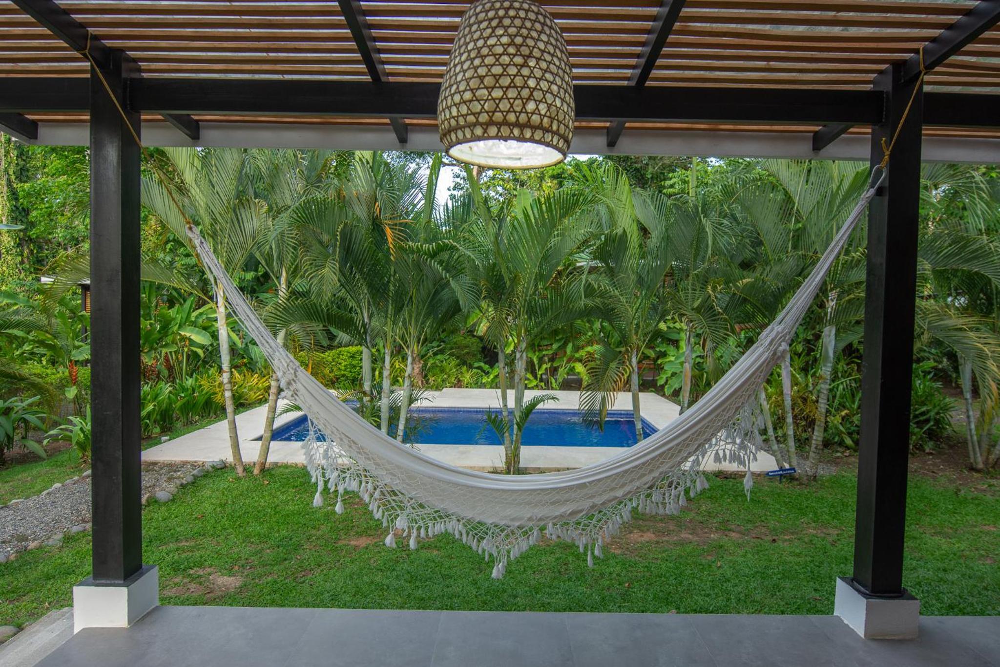 Tres Lodge Villa - Shared Pool - Natural Setting
