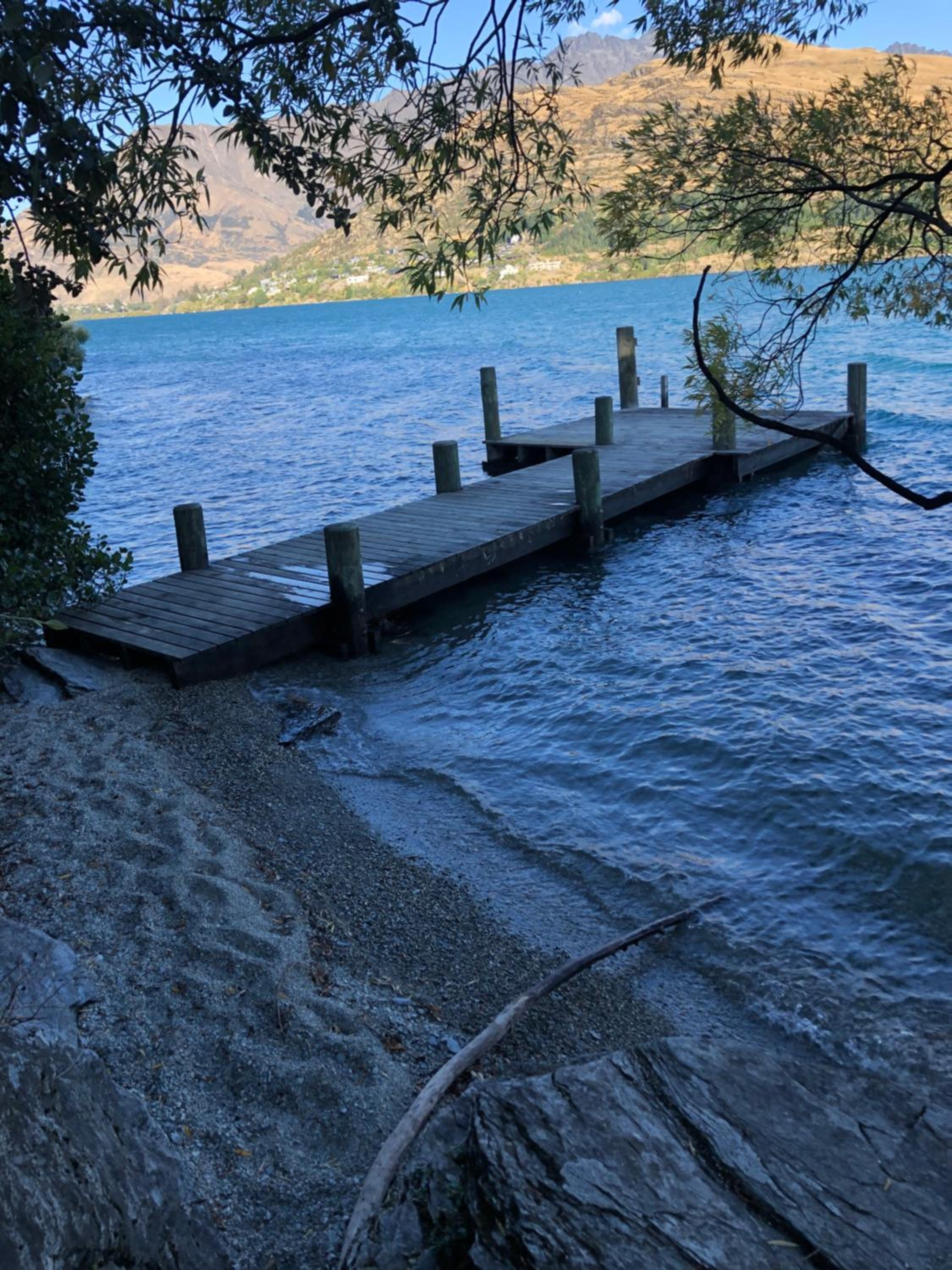 InnThePink Apartment on Lake Edge Queenstown view 5