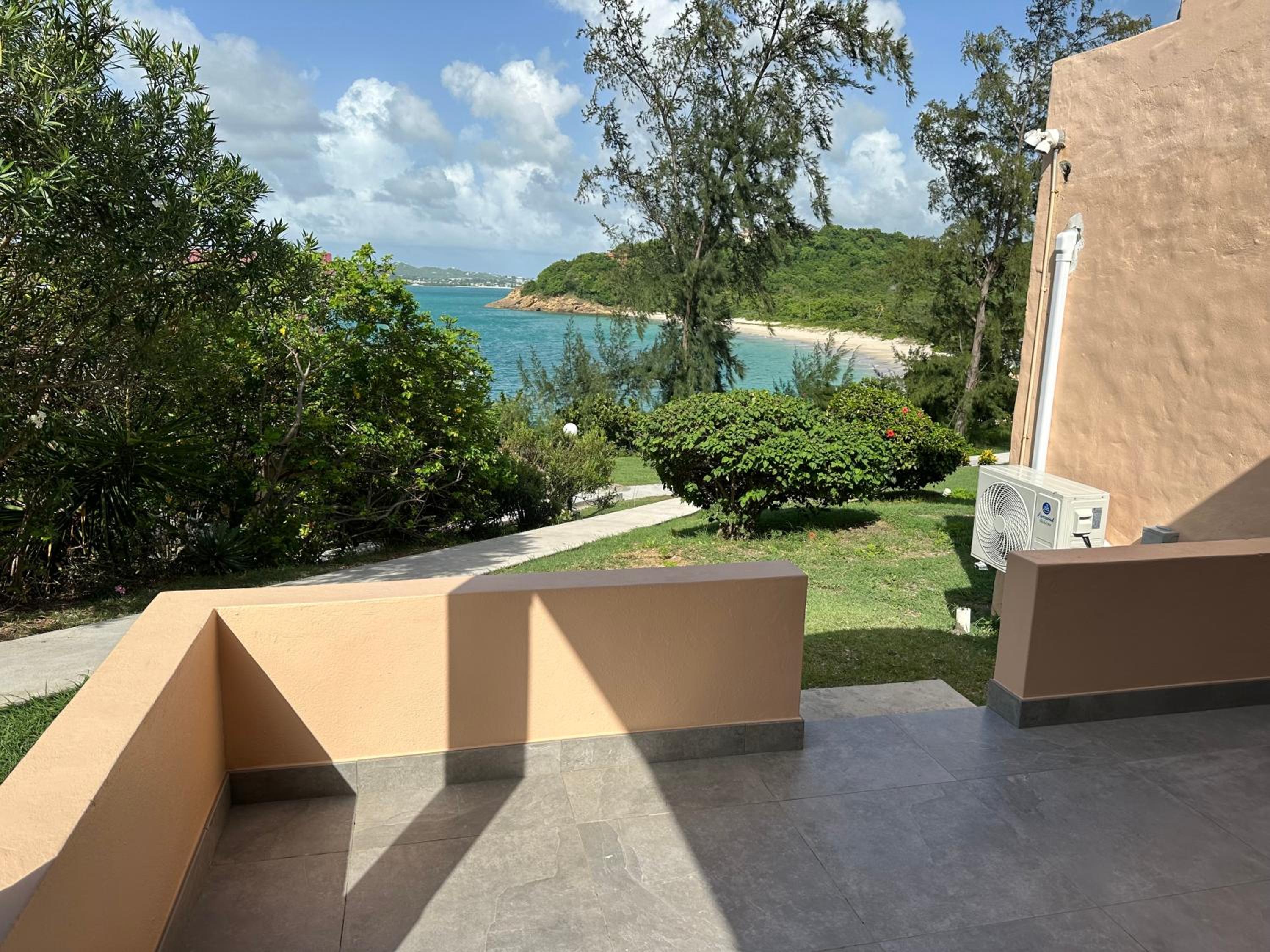 Ocean breeze & views - studio