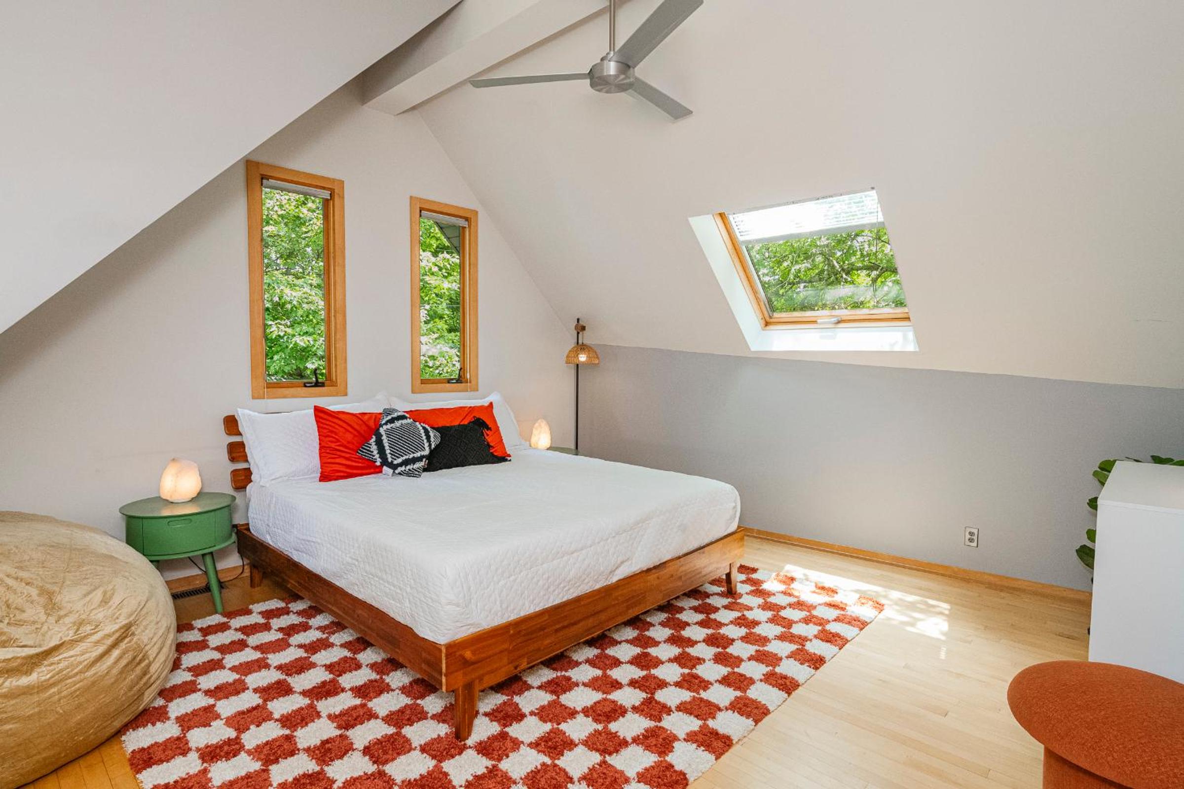 Bloomington Vacations - Private Loft Close to IU, King Bed, Whirlpool Tub - Property Image 3