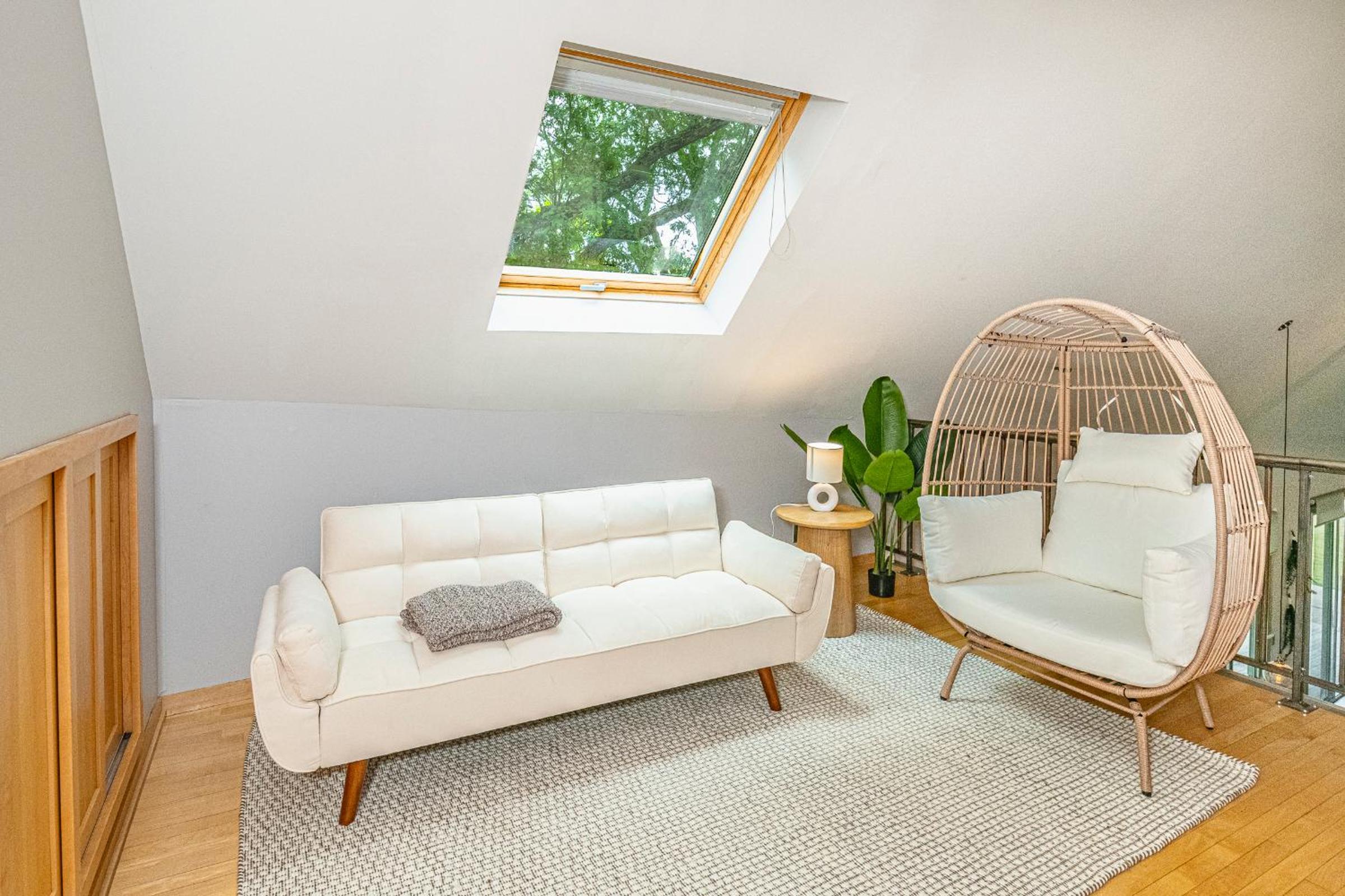 Bloomington Vacations - Private Loft Close to IU, King Bed, Whirlpool Tub - Property Image 2