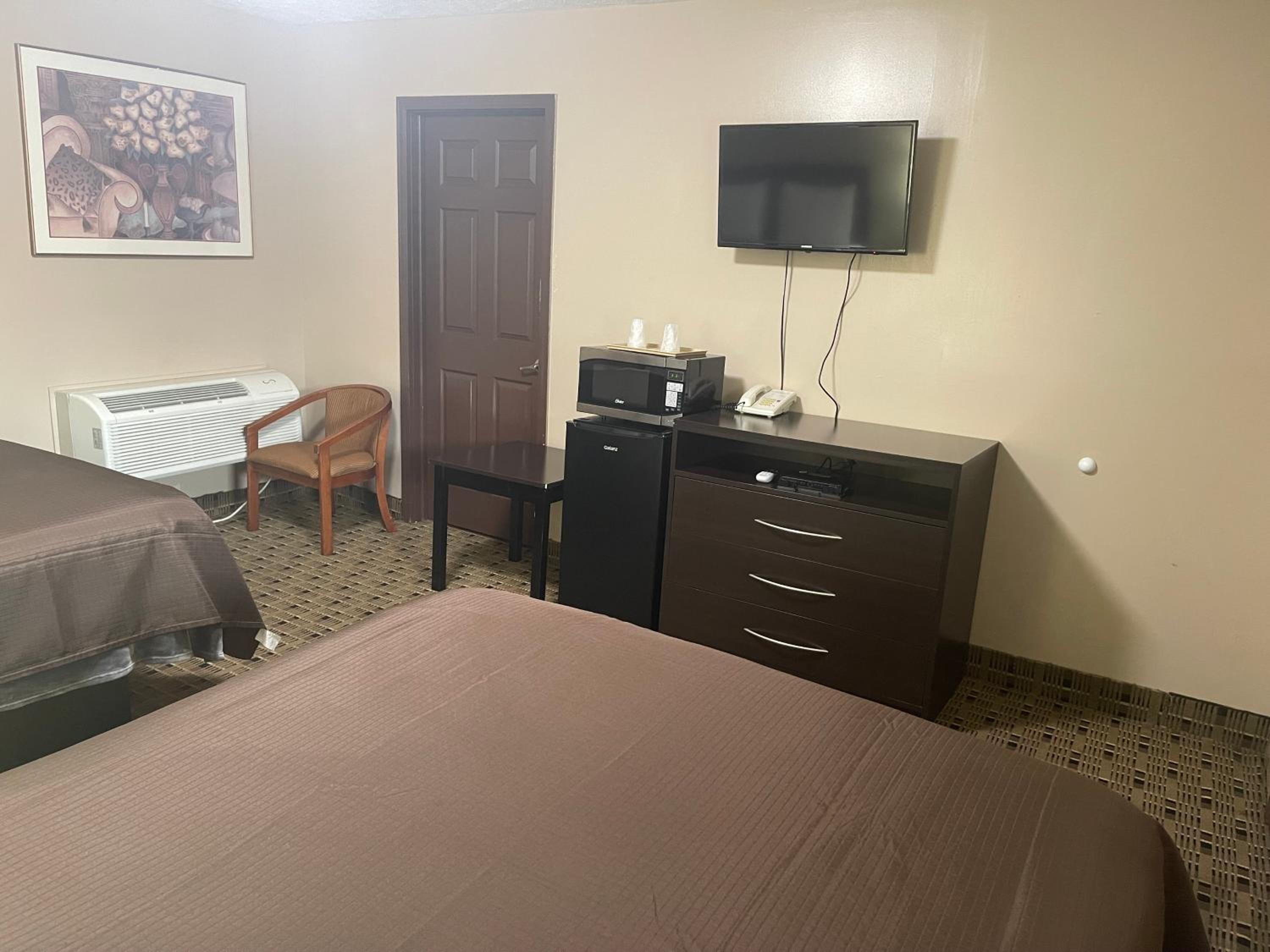 Economy Inn & Suites