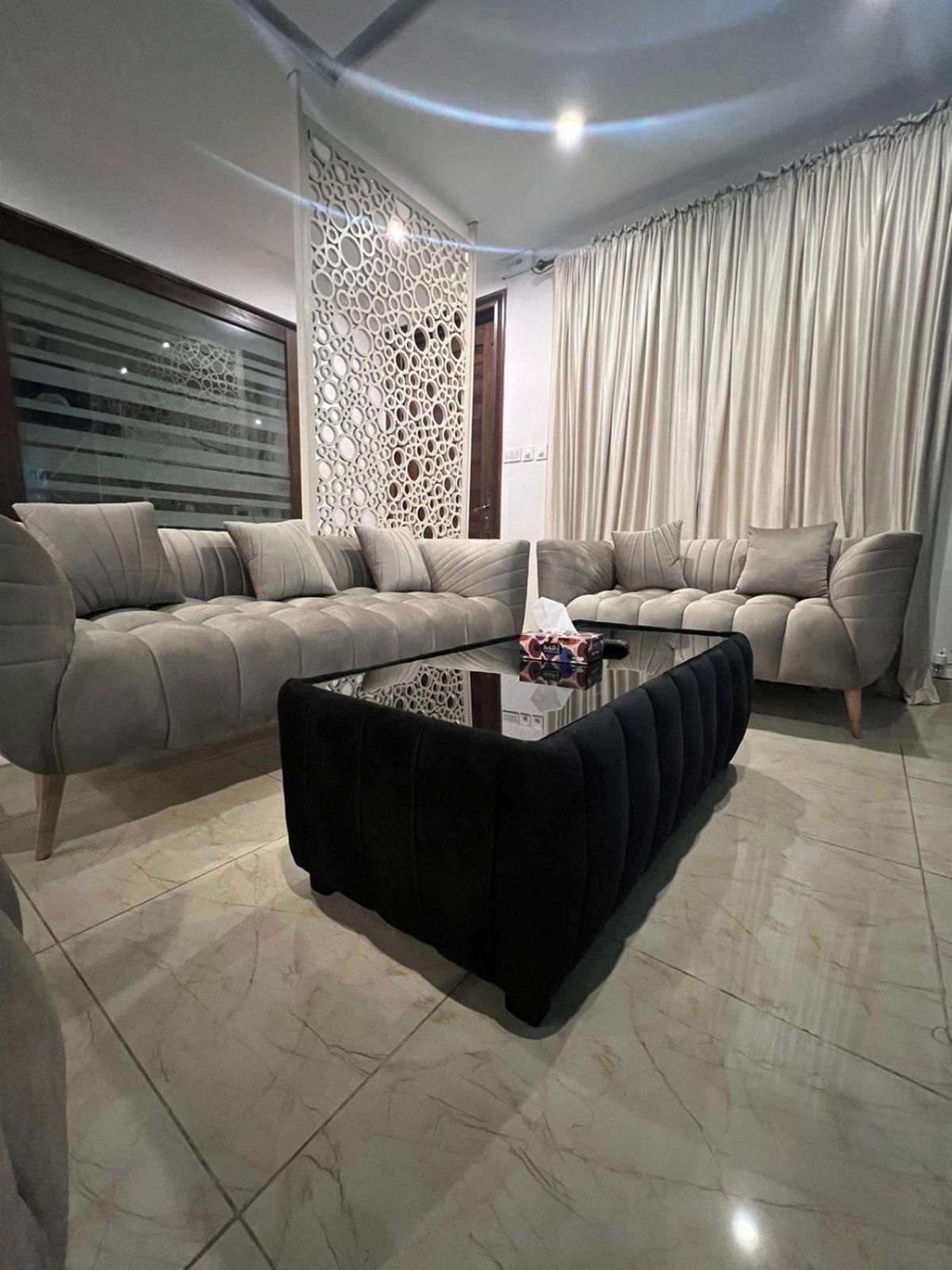 luxury 2 Bedroom Apartment