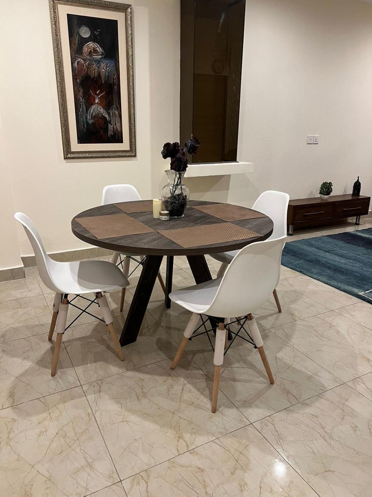 luxury 2 Bedroom Apartment