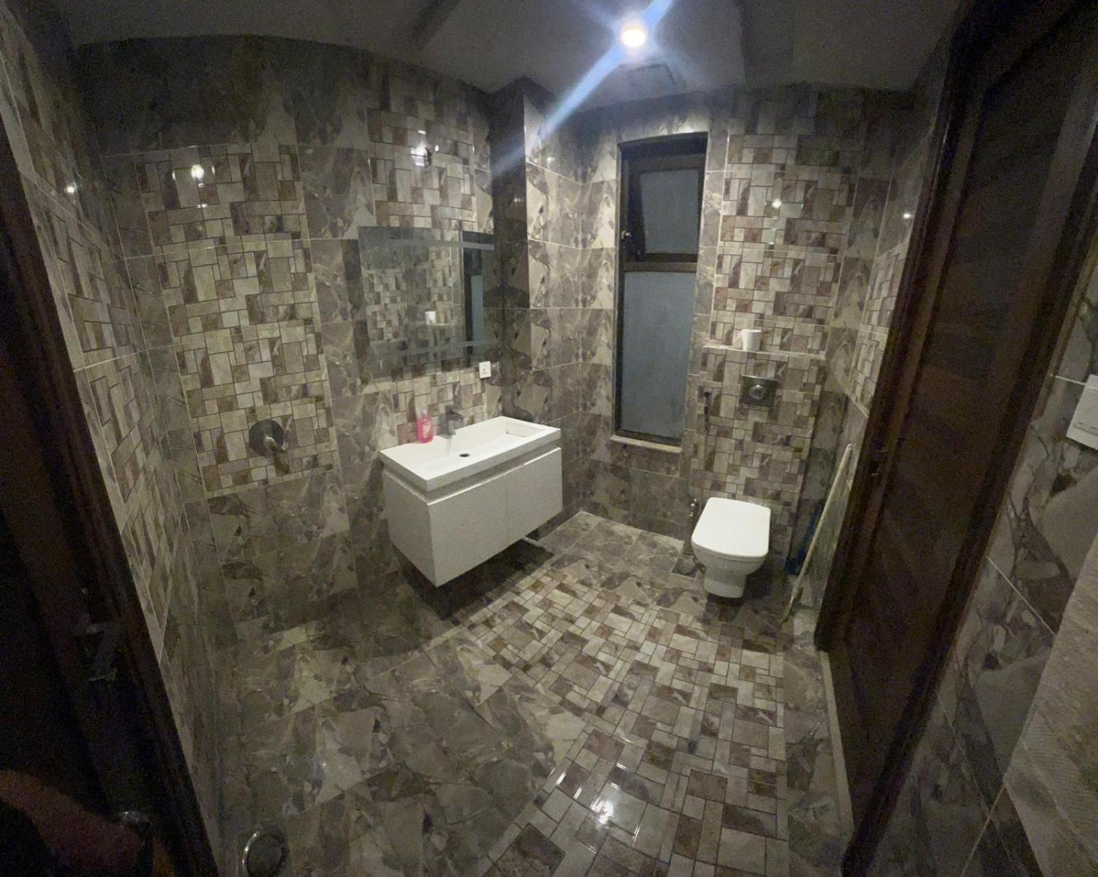 luxury 2 Bedroom Apartment