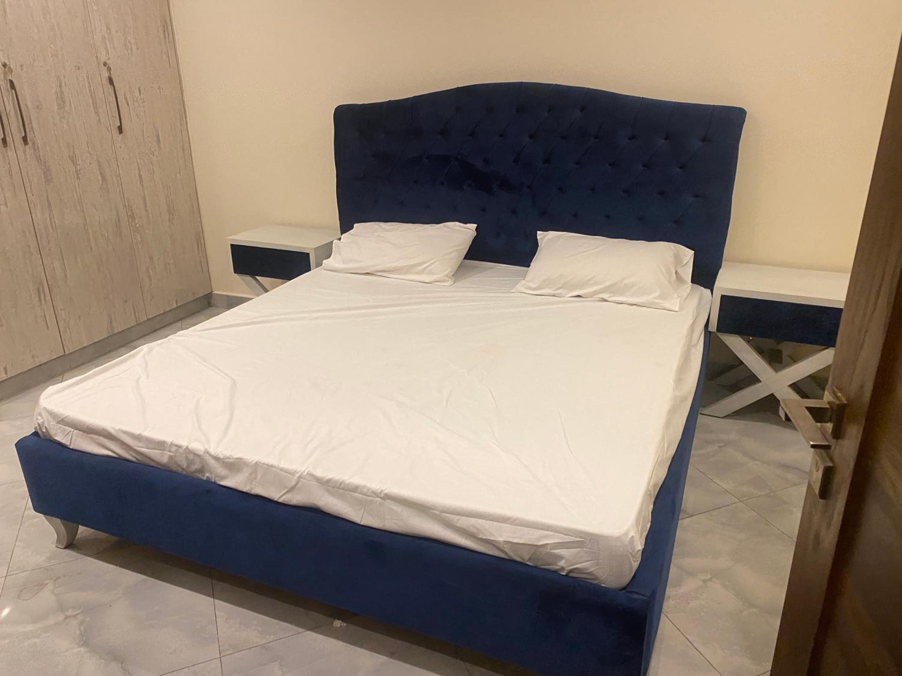 luxury 2 Bedroom Apartment
