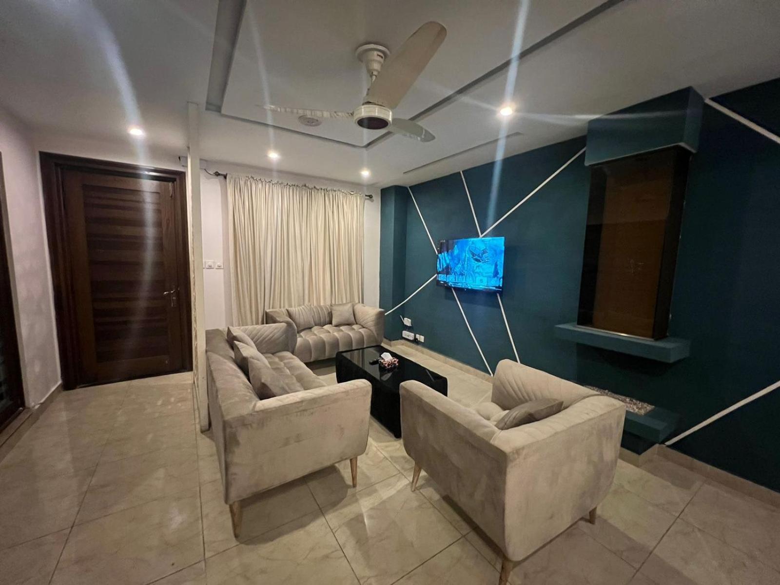 luxury 2 Bedroom Apartment