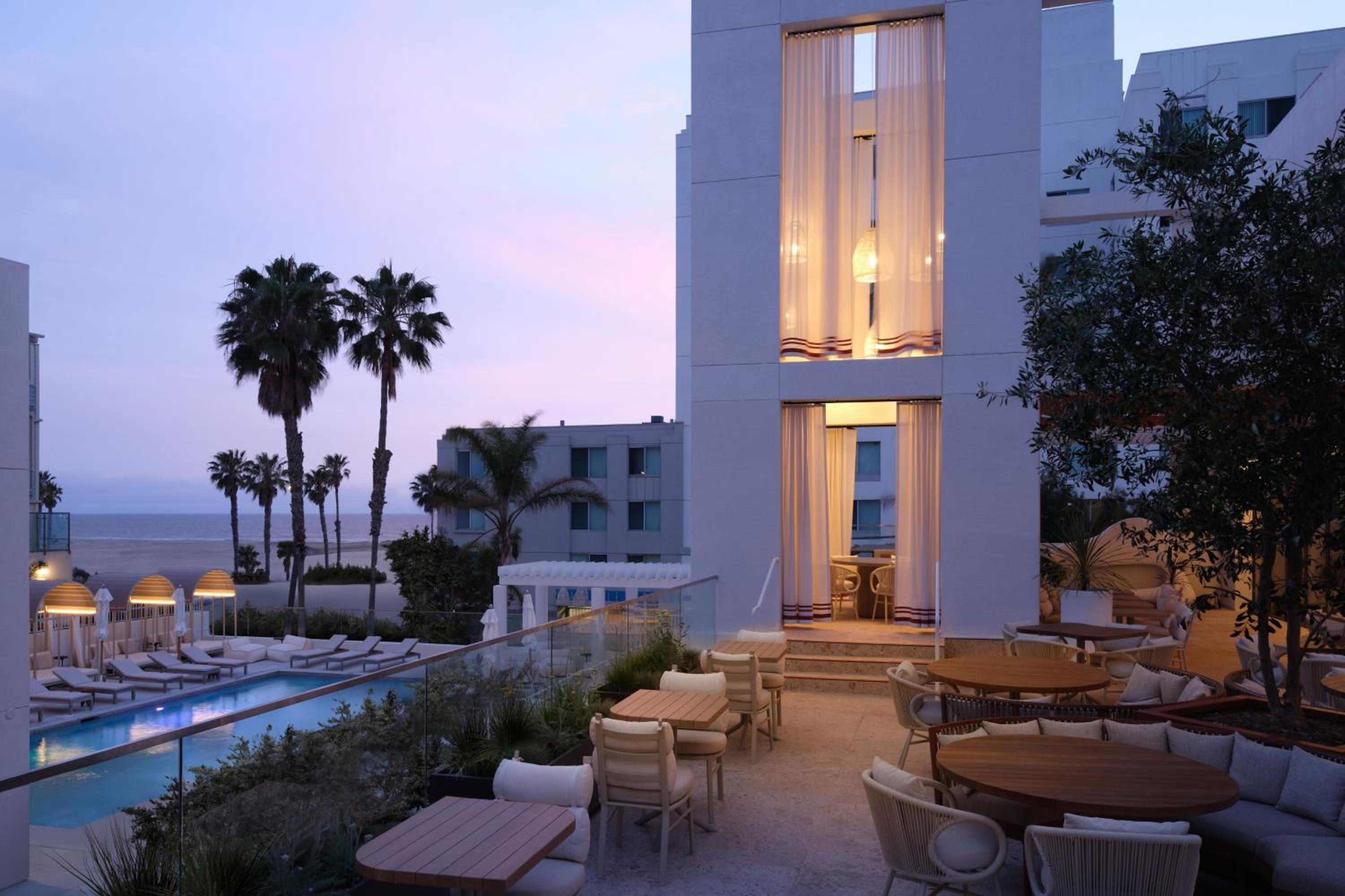 Sandbourne Santa Monica, Autograph Collection