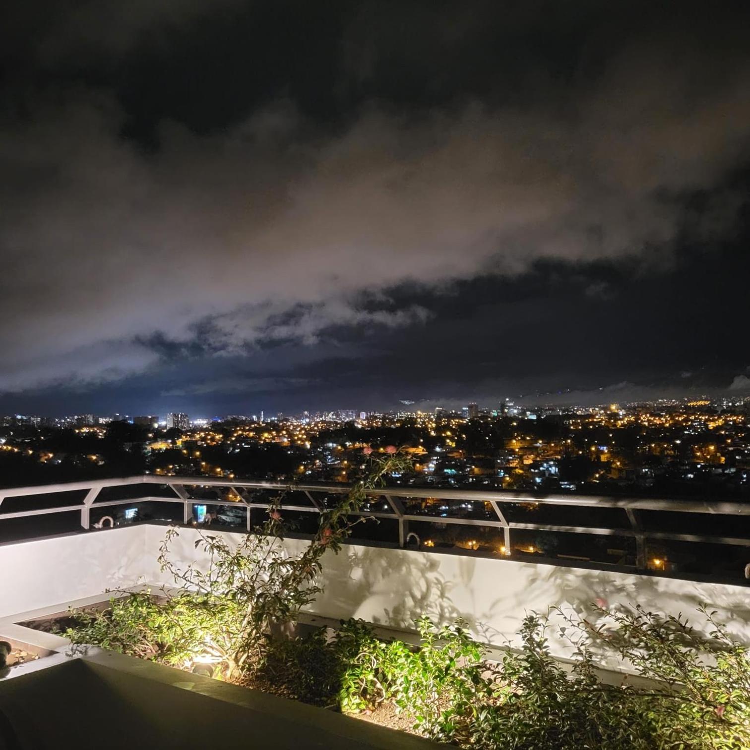Elegante apartamento cerca de Embajada de los EEUU y Cayala view 4