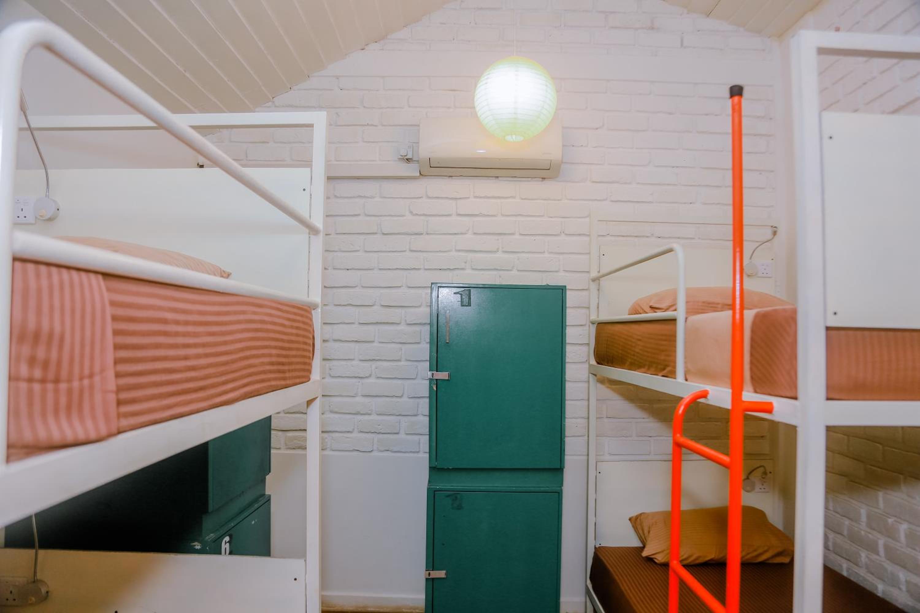 Hangover Hostels Mirissa