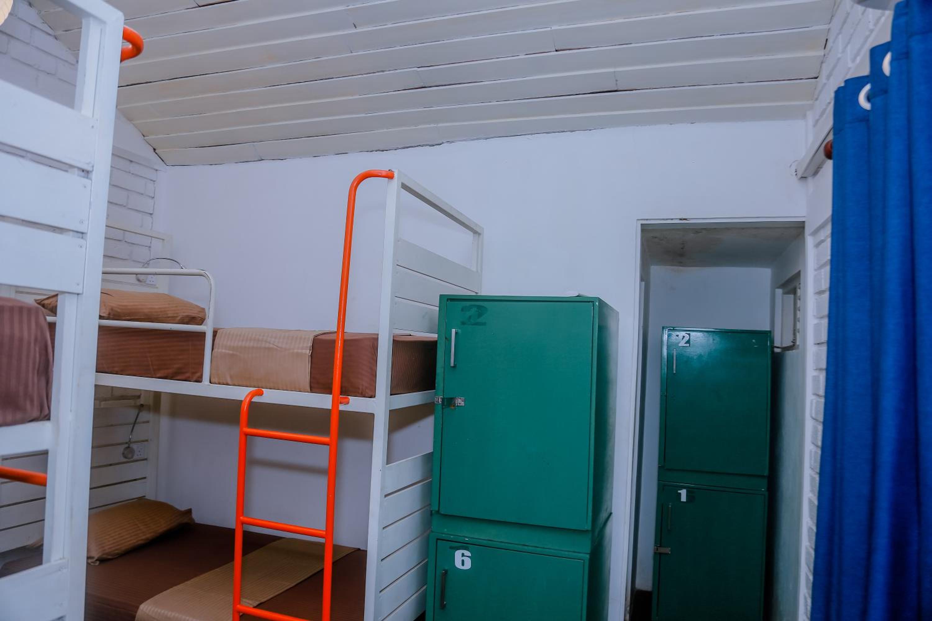 Hangover Hostels Mirissa