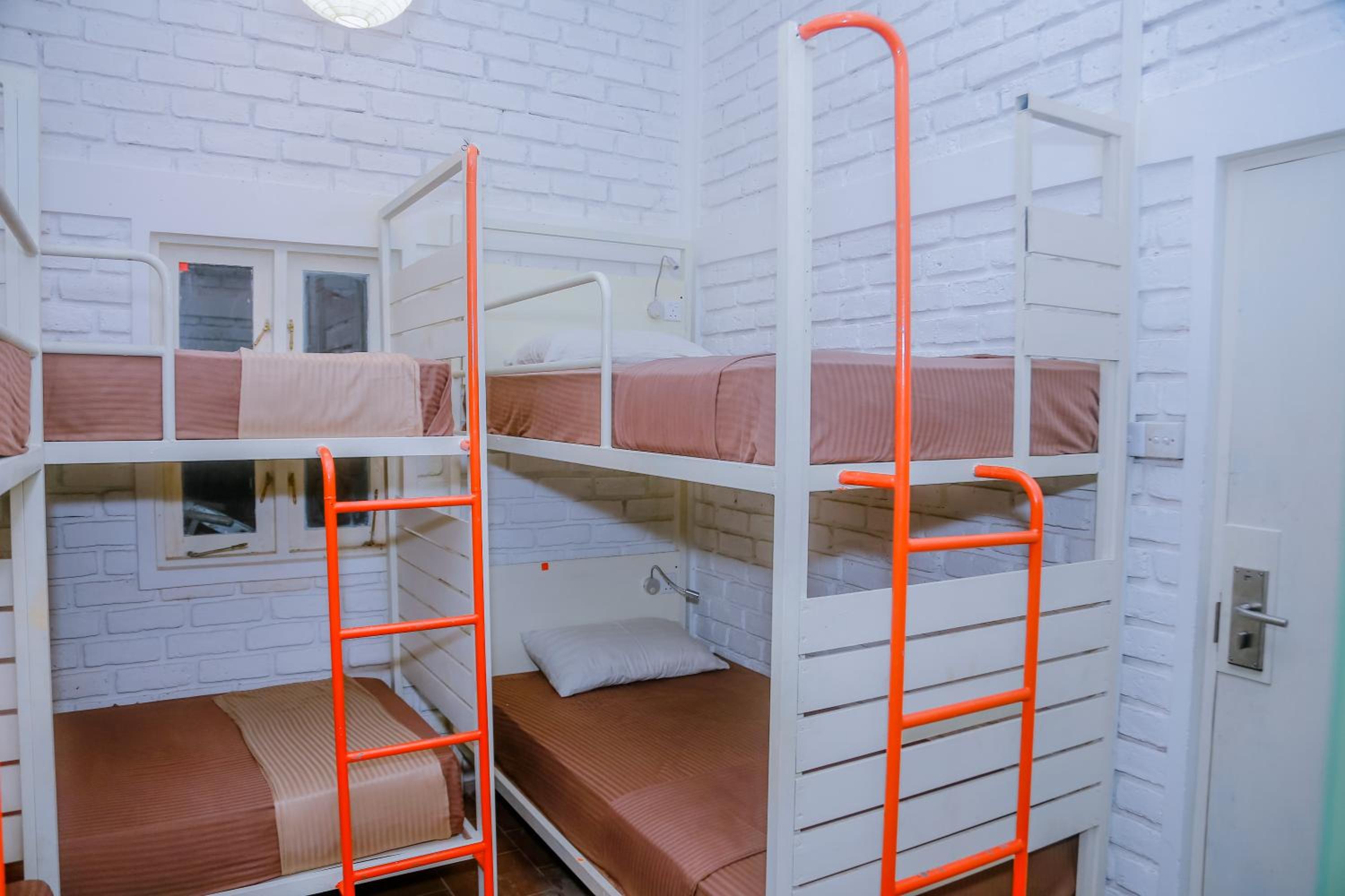 Hangover Hostels Mirissa
