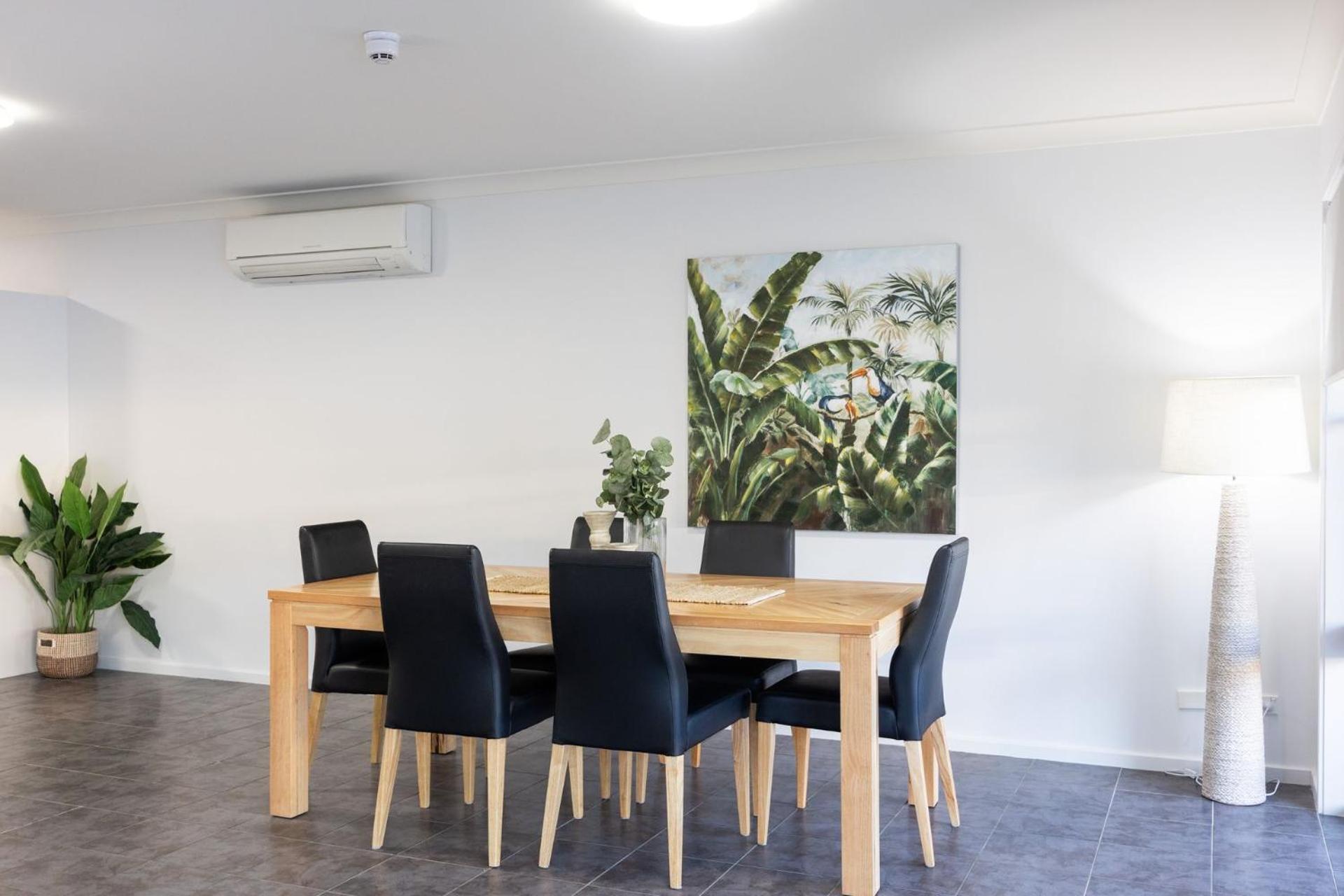 Mollymook Luxury Beachfront Apartment 3