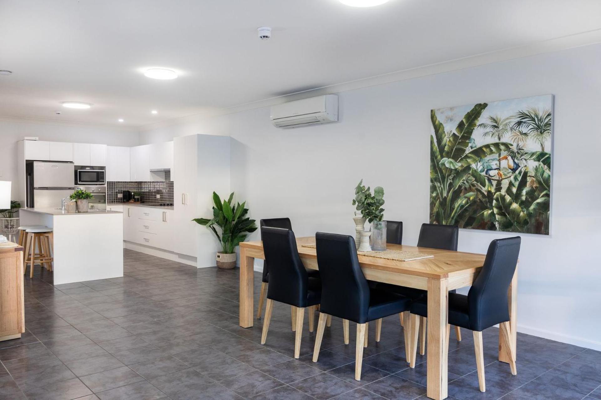 Mollymook Luxury Beachfront Apartment 3