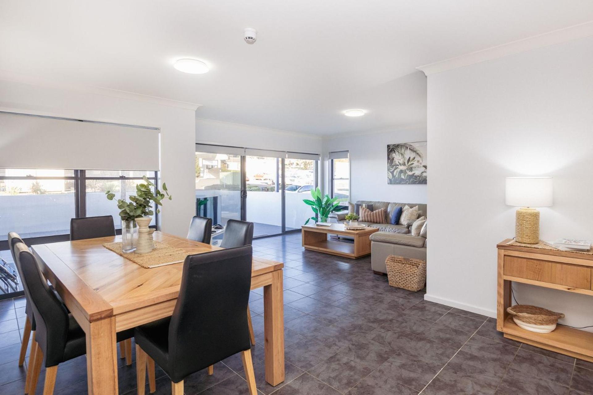 Mollymook Luxury Beachfront Apartment 3