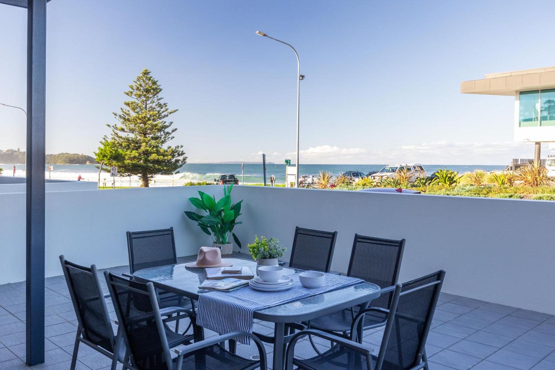 Mollymook Luxury Beachfront Apartment 3