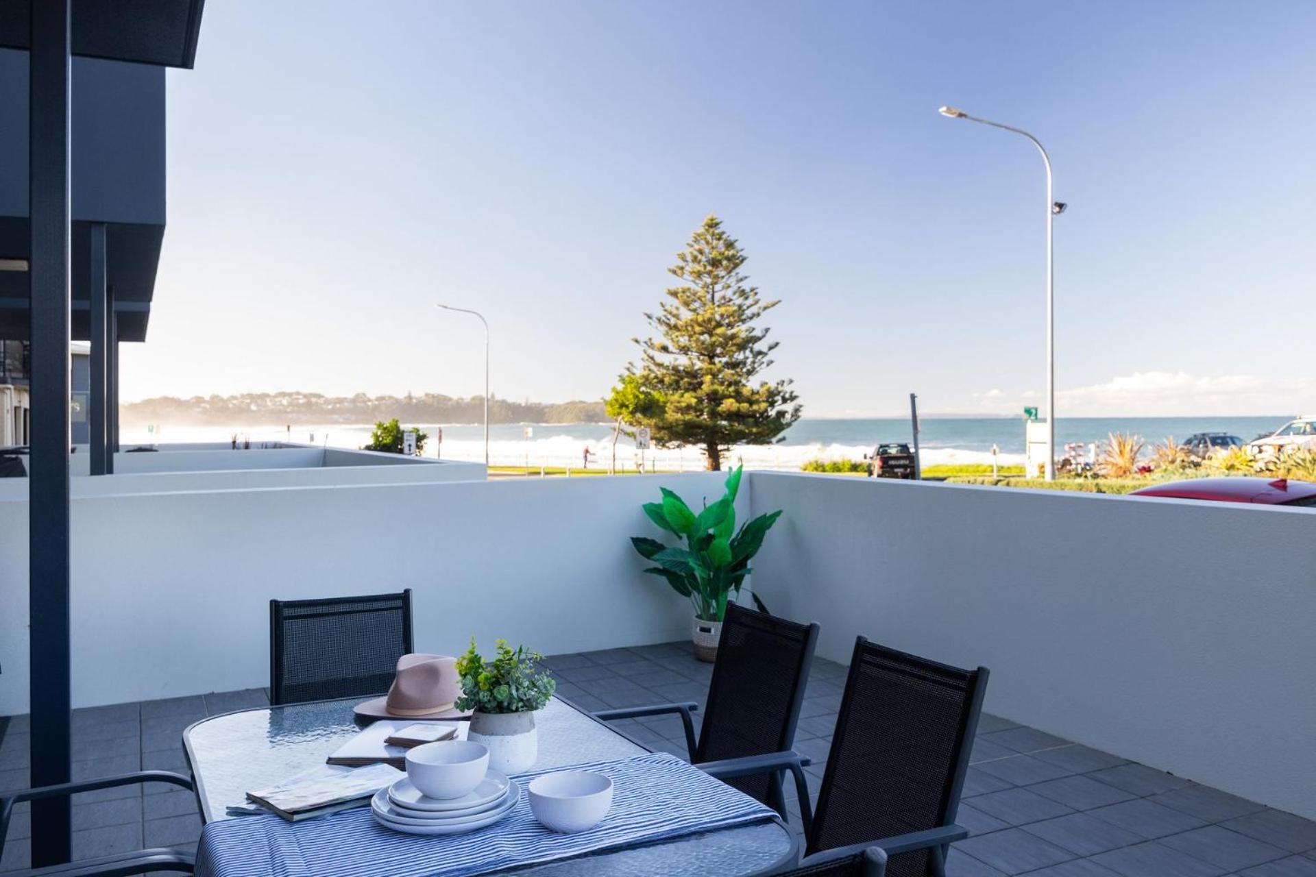 Mollymook Luxury Beachfront Apartment 3