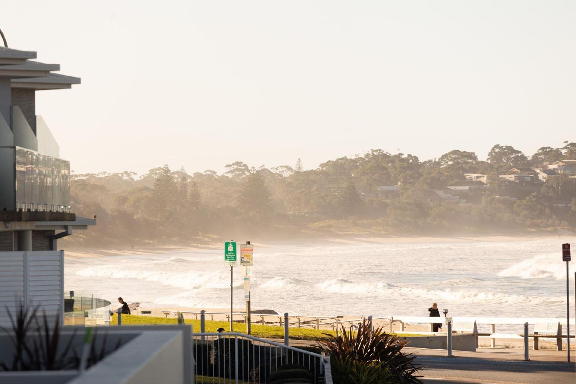 Mollymook Luxury Beachfront Apartment 3