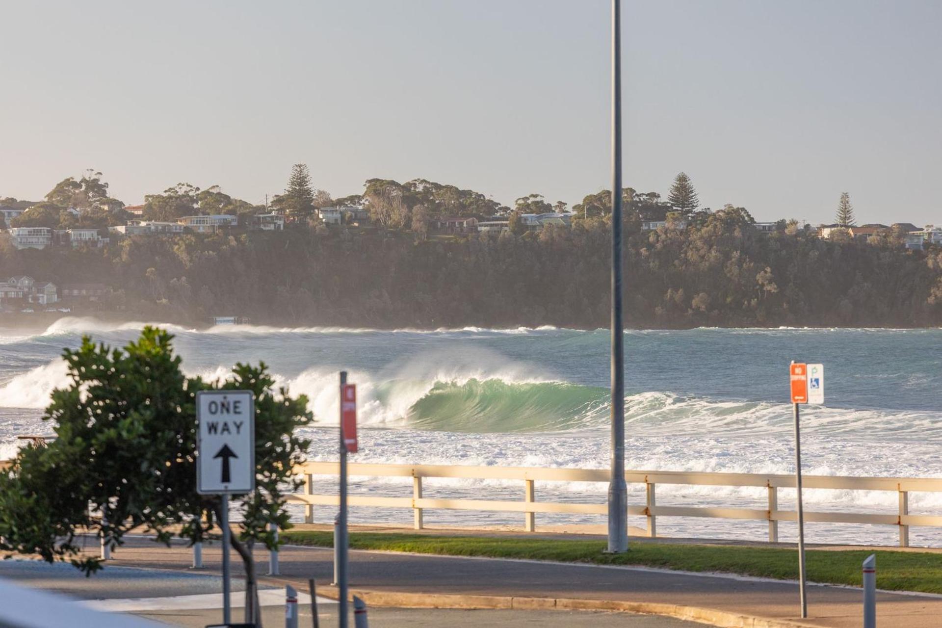 Mollymook Luxury Beachfront Apartment 3