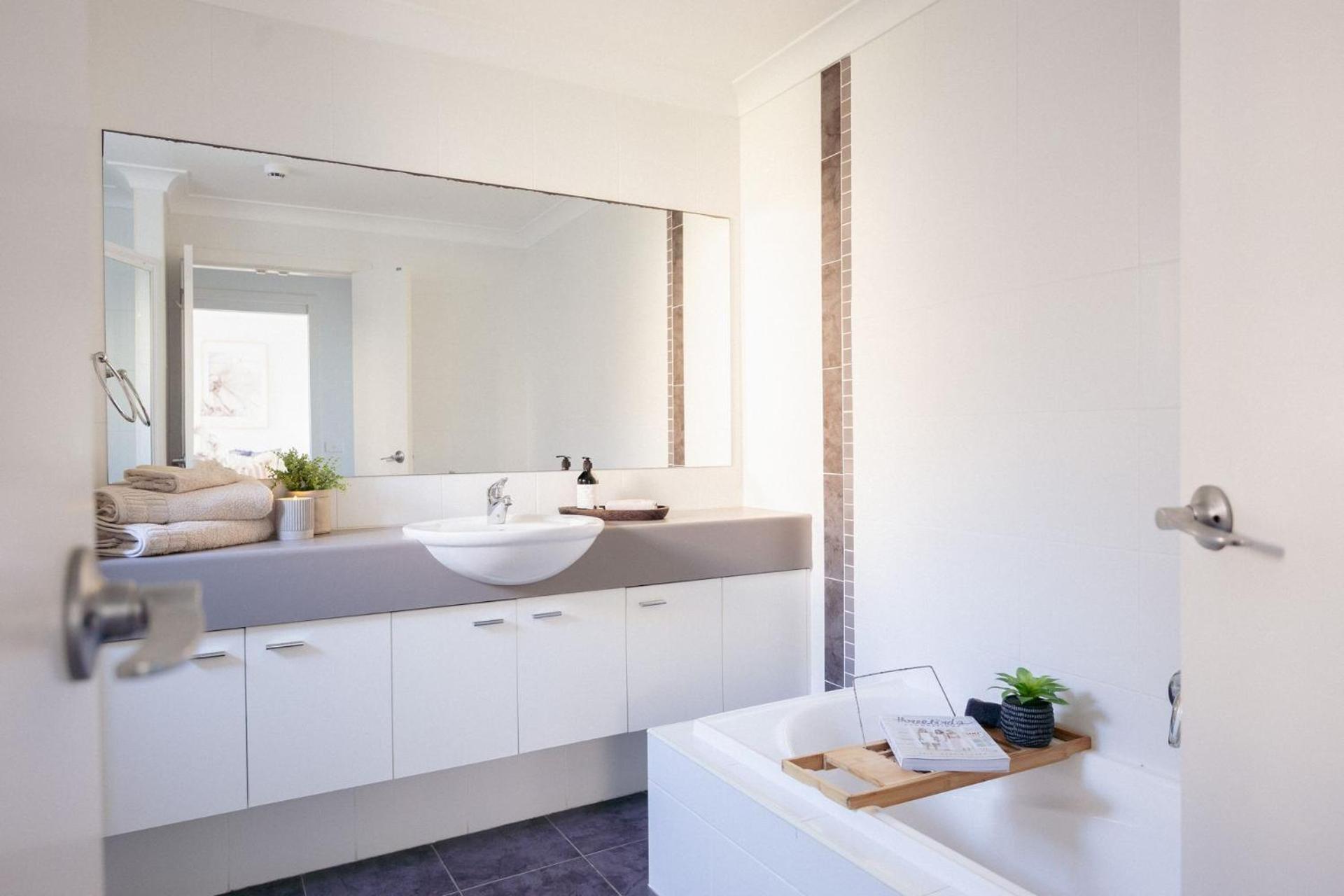 Mollymook Luxury Beachfront Apartment 3