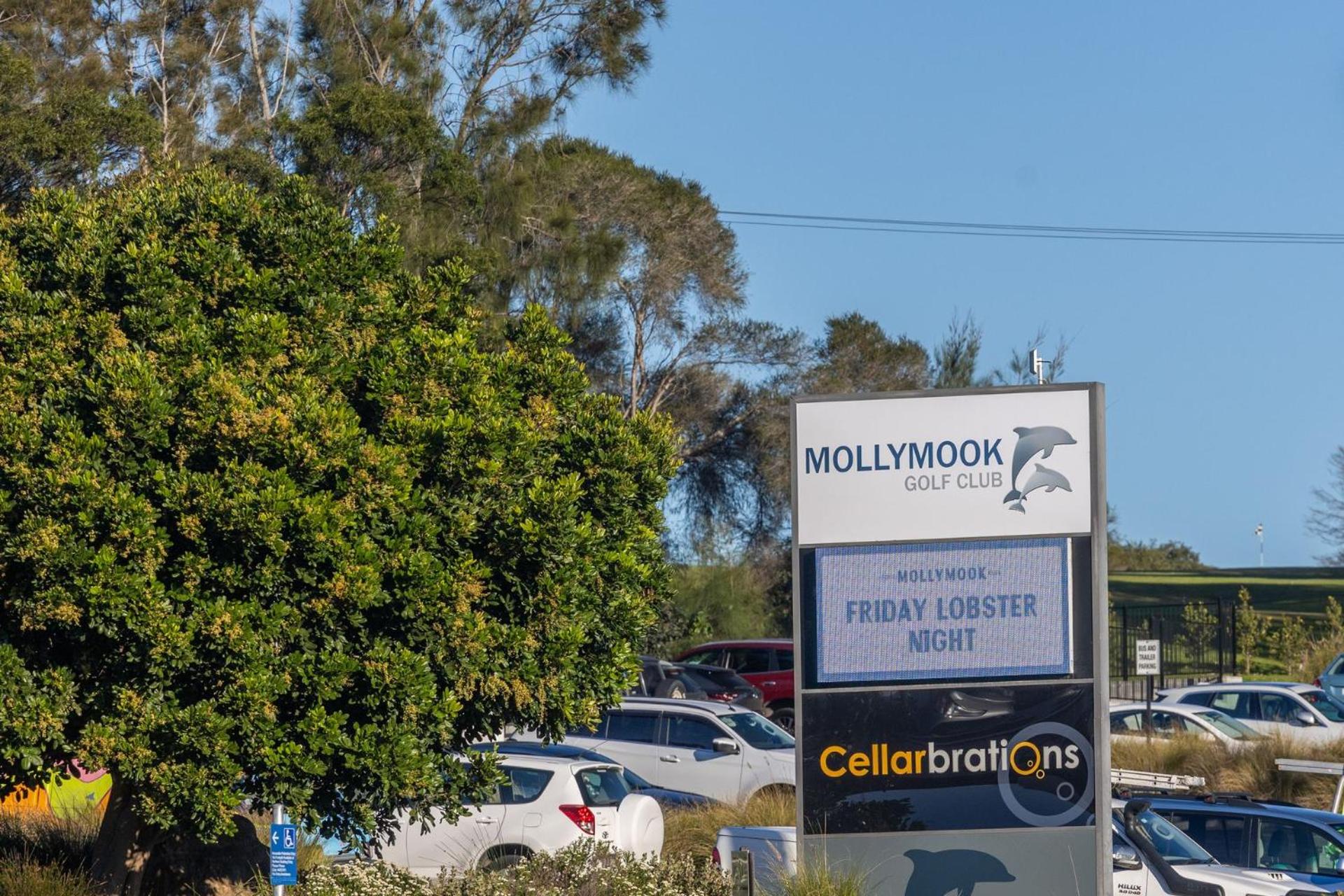 Mollymook Luxury Beachfront Apartment 3