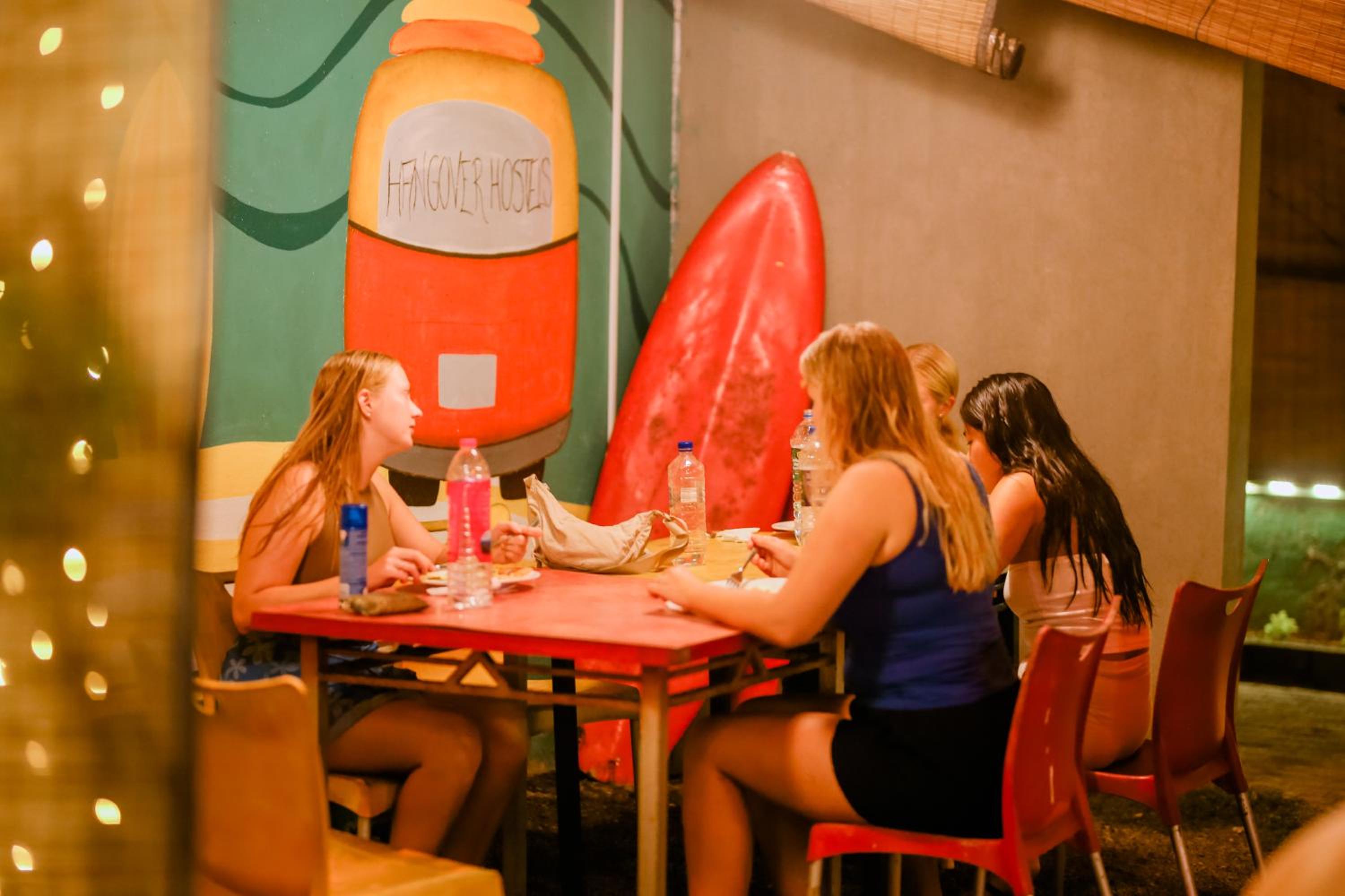 Hangover Hostels Mirissa