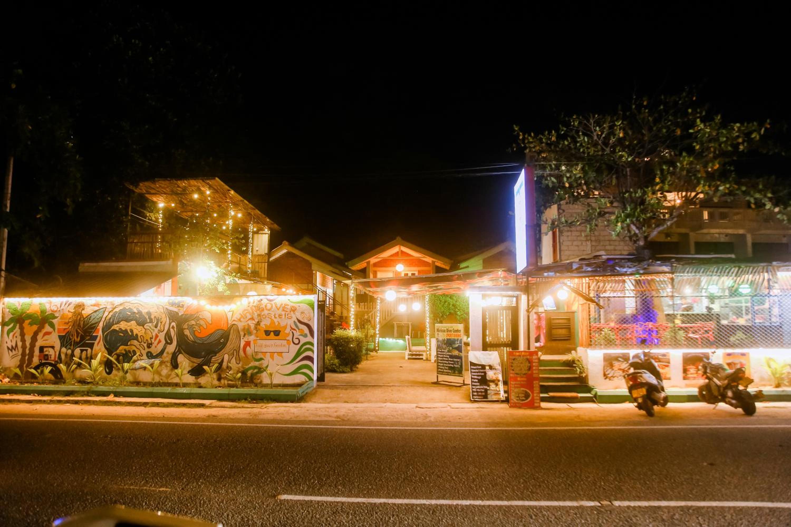 Hangover Hostels Mirissa