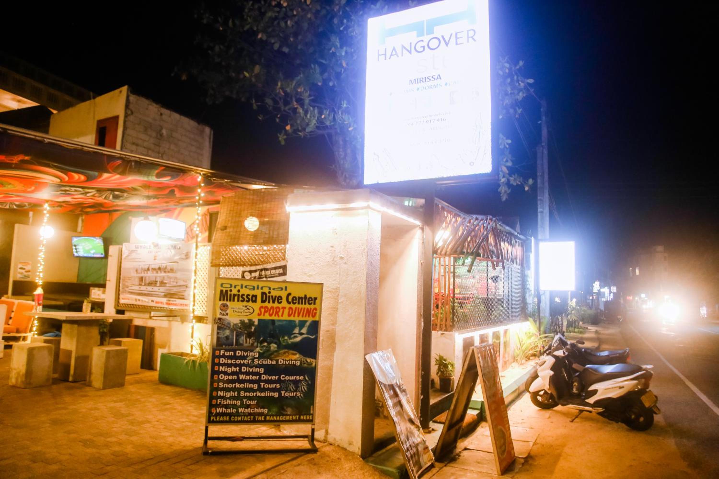 Hangover Hostels Mirissa