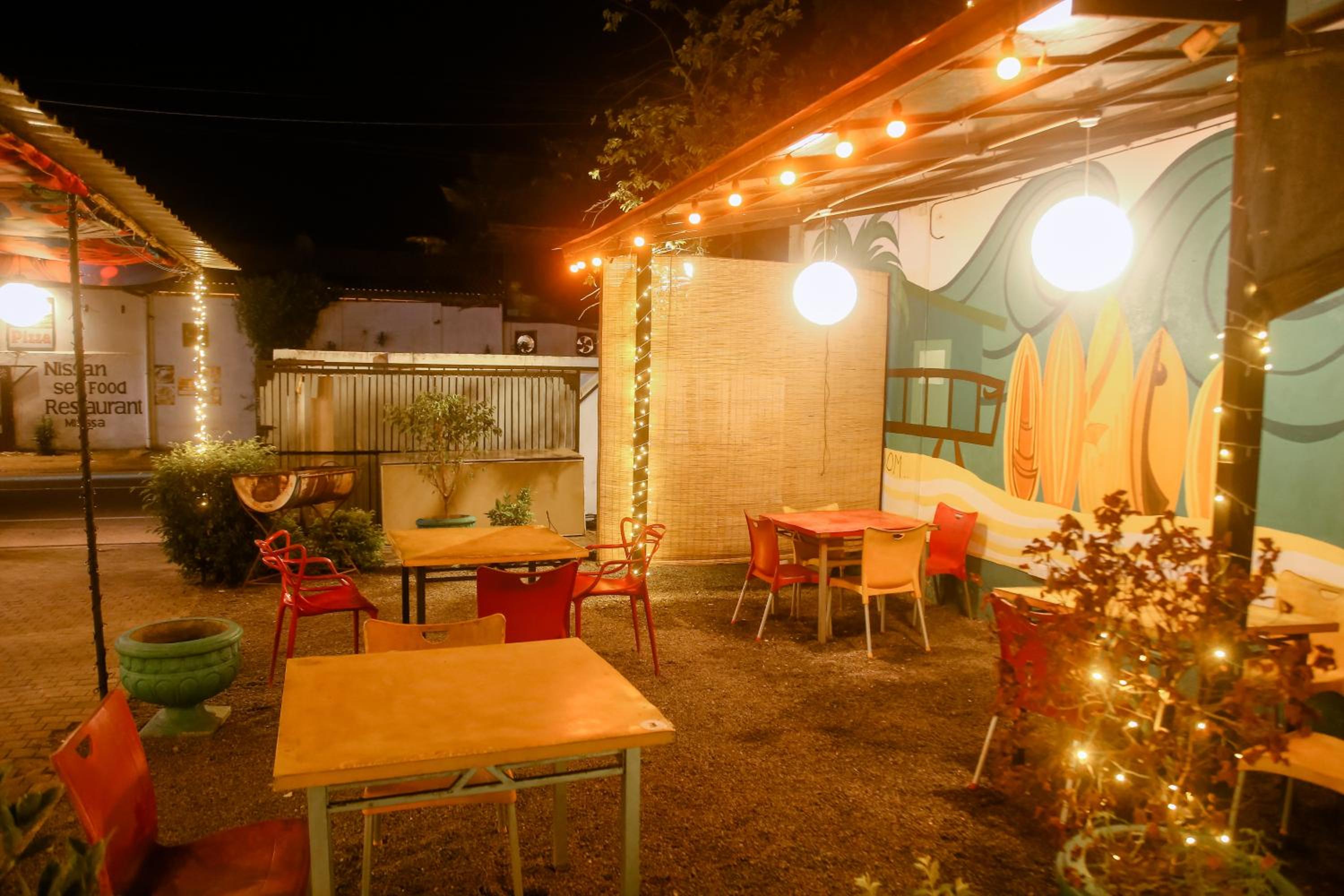 Hangover Hostels Mirissa