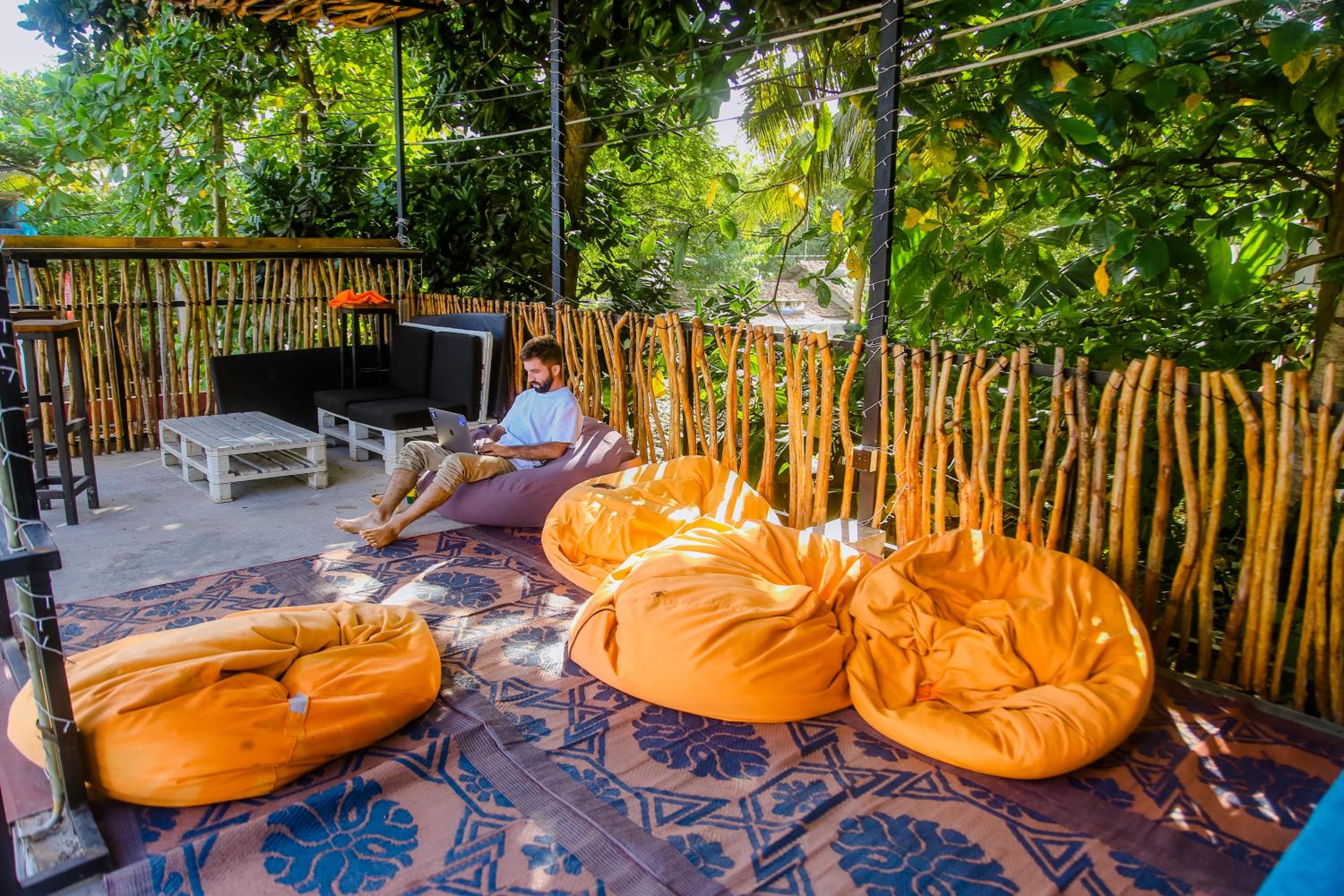 Hangover Hostels Mirissa