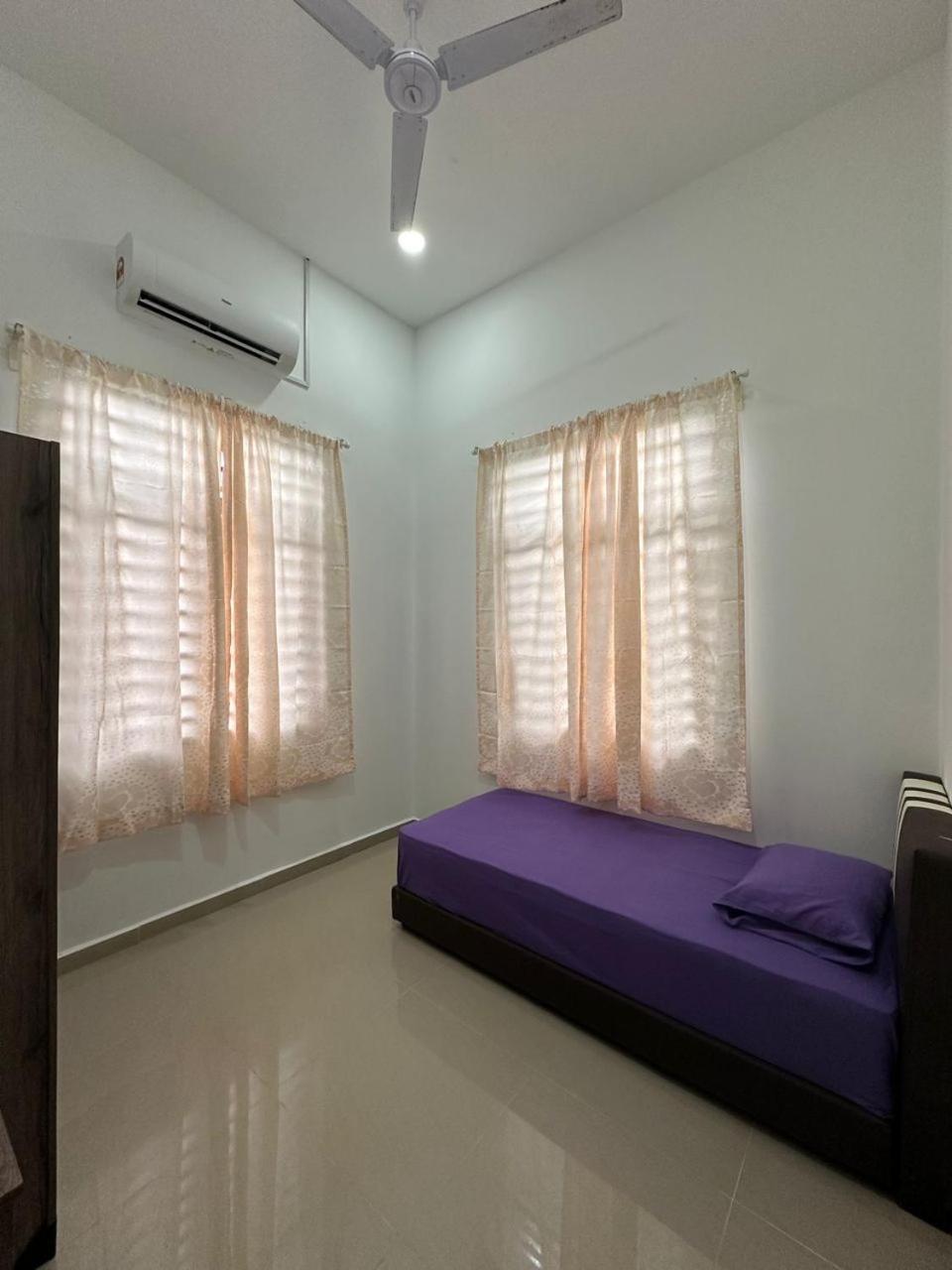 Homestay Kemaman Fyna08 Semi-D, 4 Bedrooms Dekat Pantai Kijal photo 8