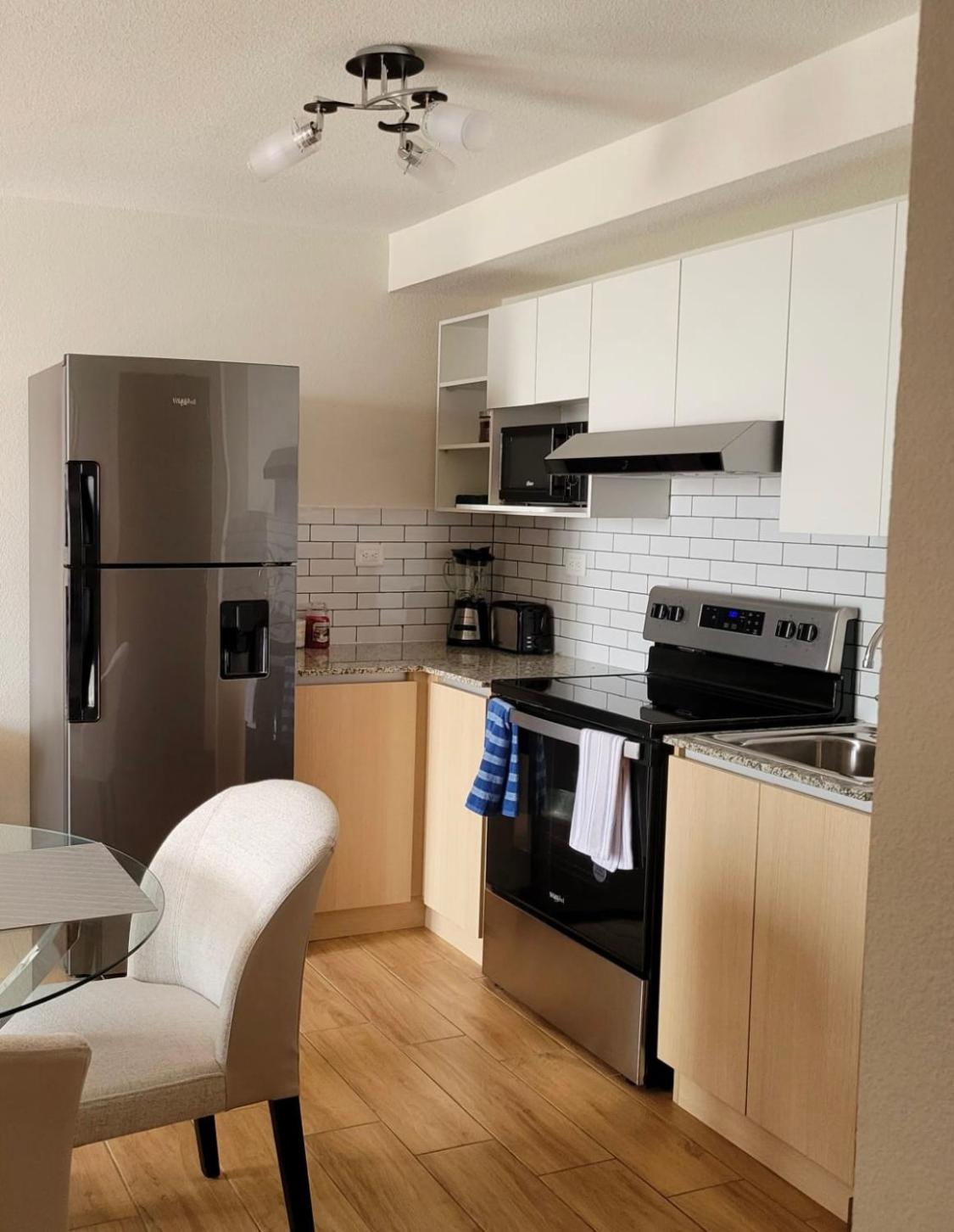 Elegante apartamento cerca de Embajada de los EEUU y Cayala view 3