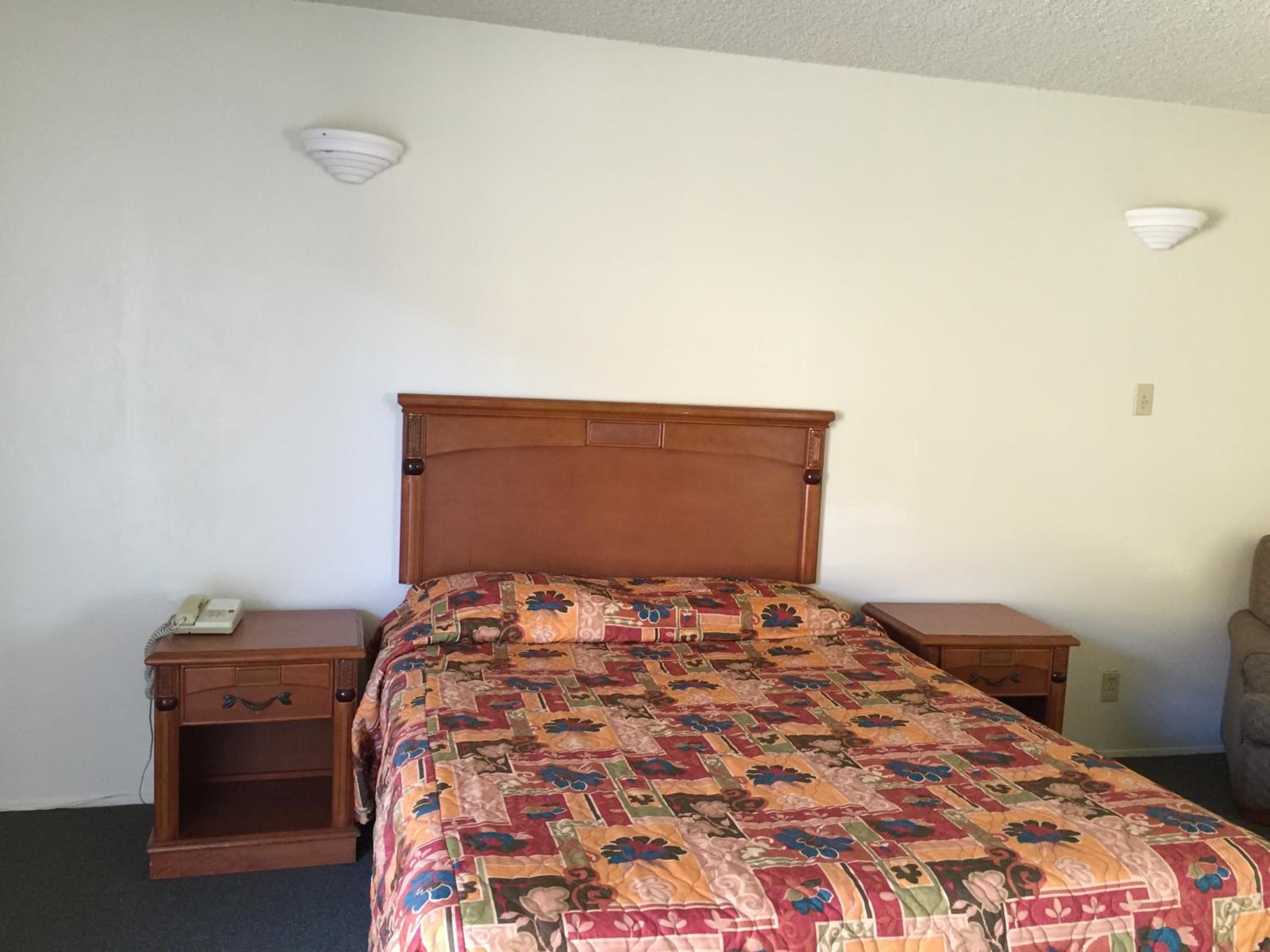 Golden Hills Motel
