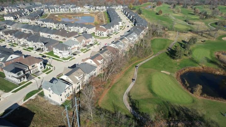 Serene High-celling Retreat - Property Image 11